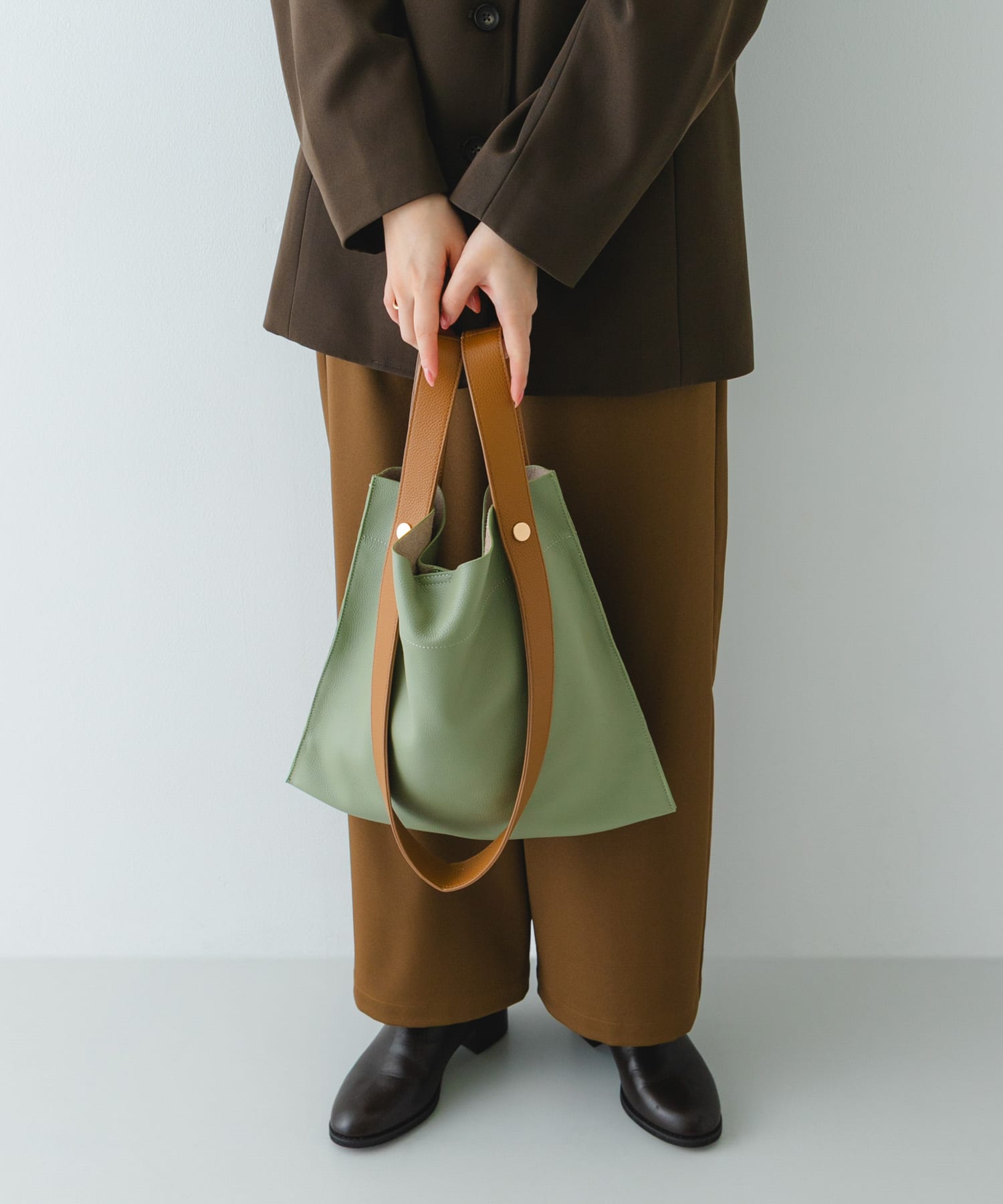 『一部別注カラー』BEAURE　カウレザー2デザインベルトバッグ PISTxCML one