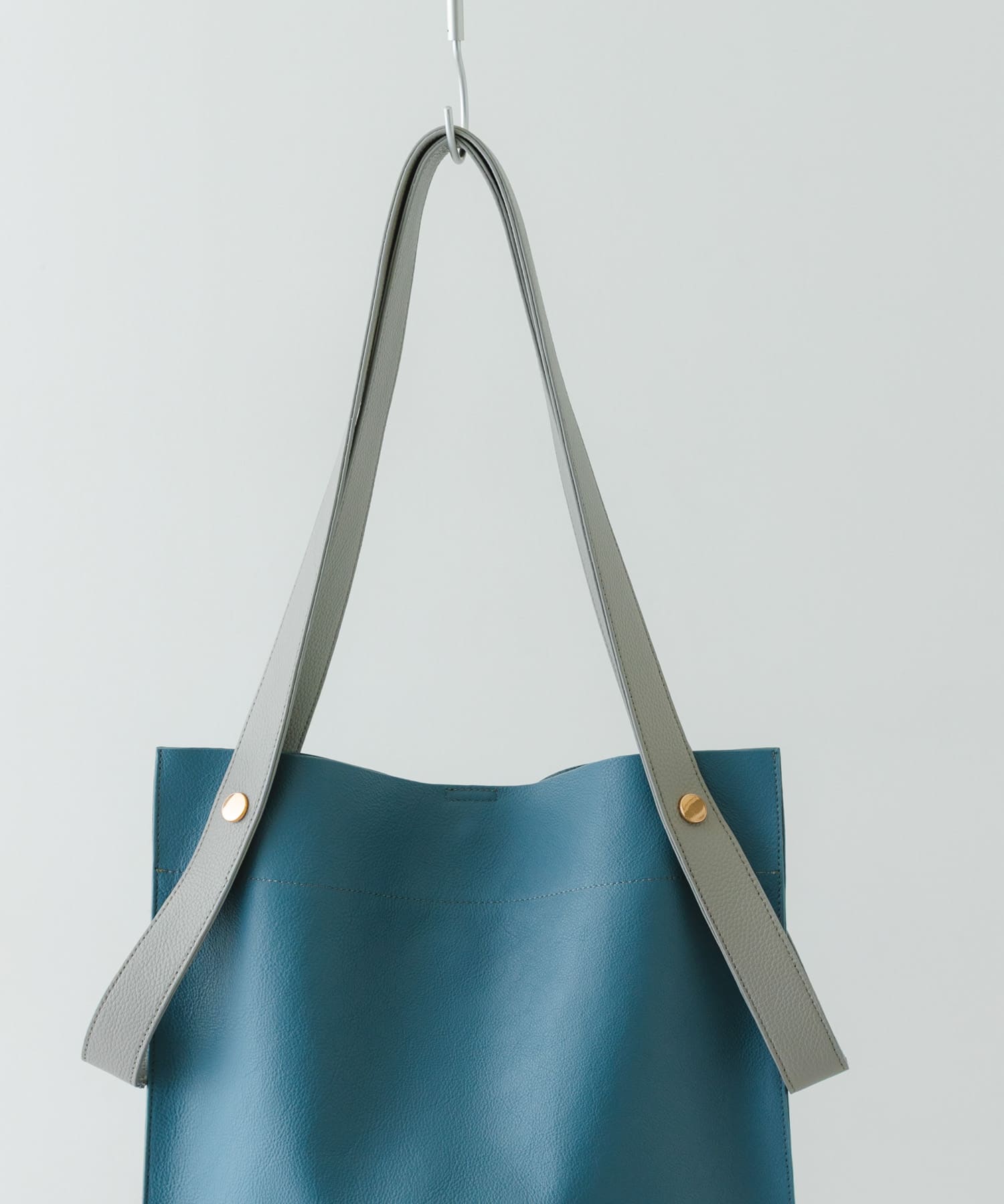 『一部別注カラー』BEAURE　カウレザー2デザインベルトバッグ SAXxGRAY one