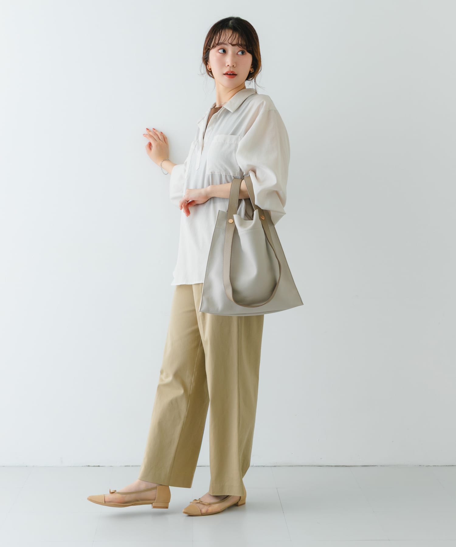 『一部別注カラー』BEAURE　カウレザー2デザインベルトバッグ IVORYxGRG one