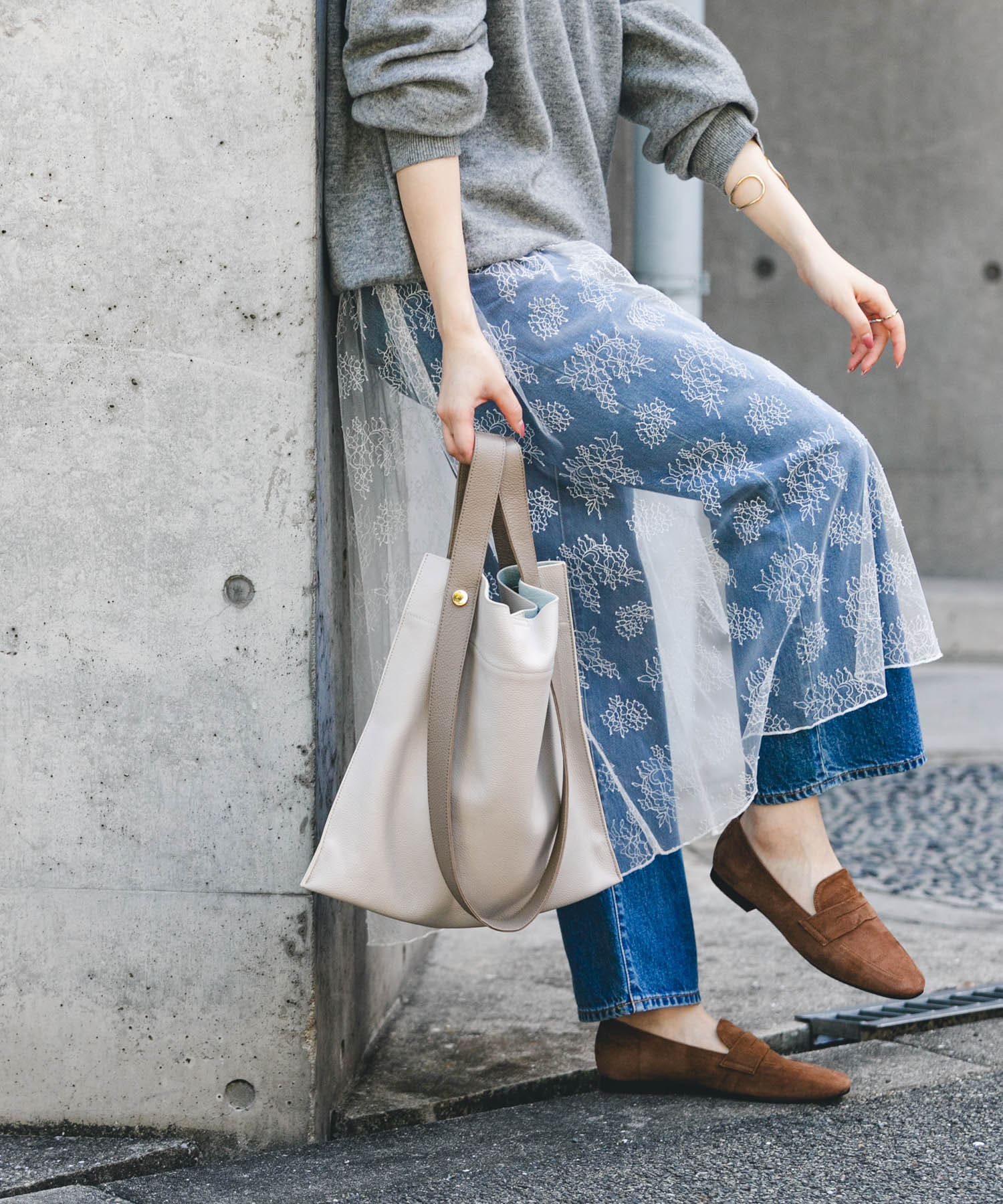 『一部別注カラー』BEAURE　カウレザー2デザインベルトバッグ IVORYxGRG one