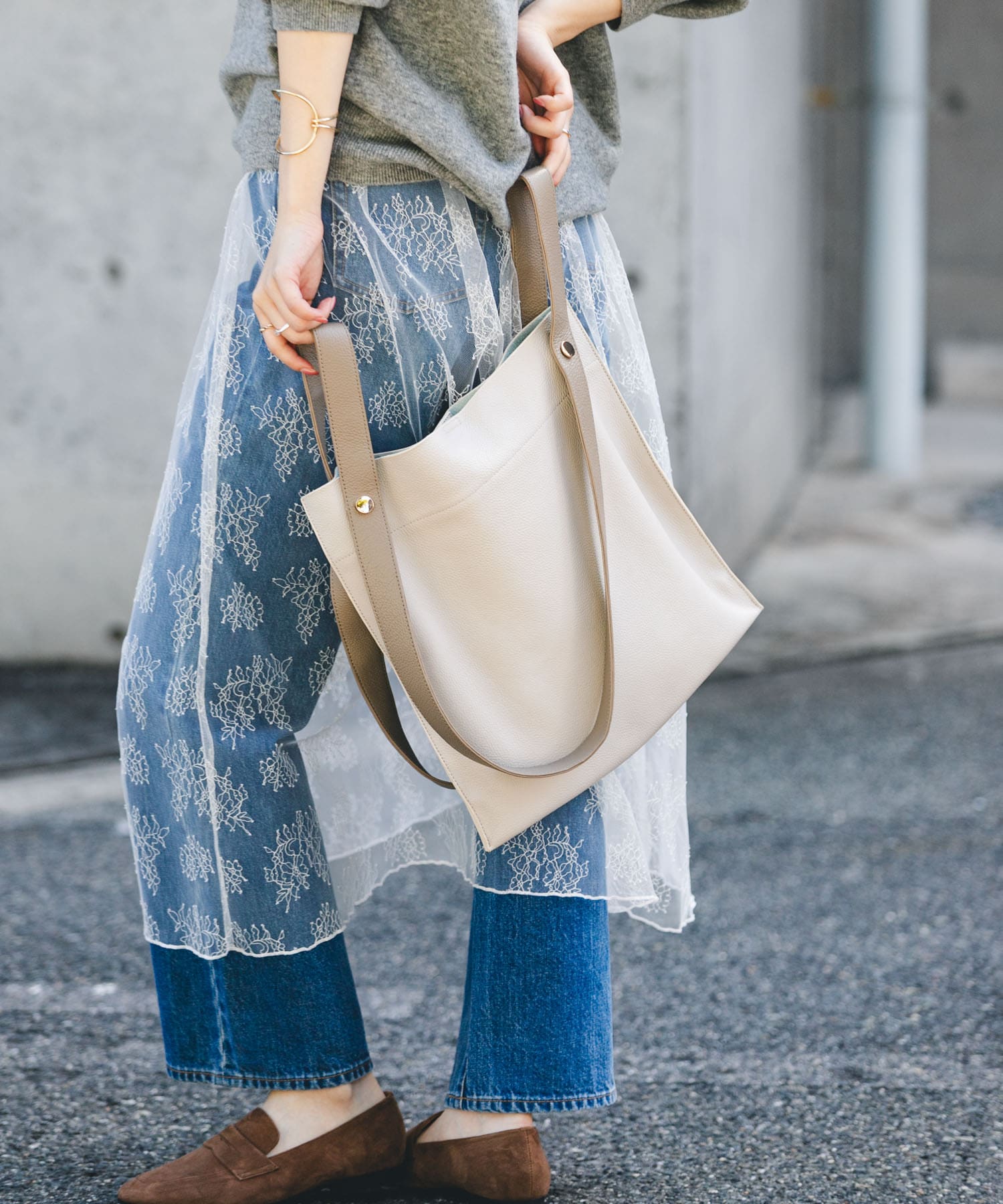 『一部別注カラー』BEAURE　カウレザー2デザインベルトバッグ IVORYxGRG one