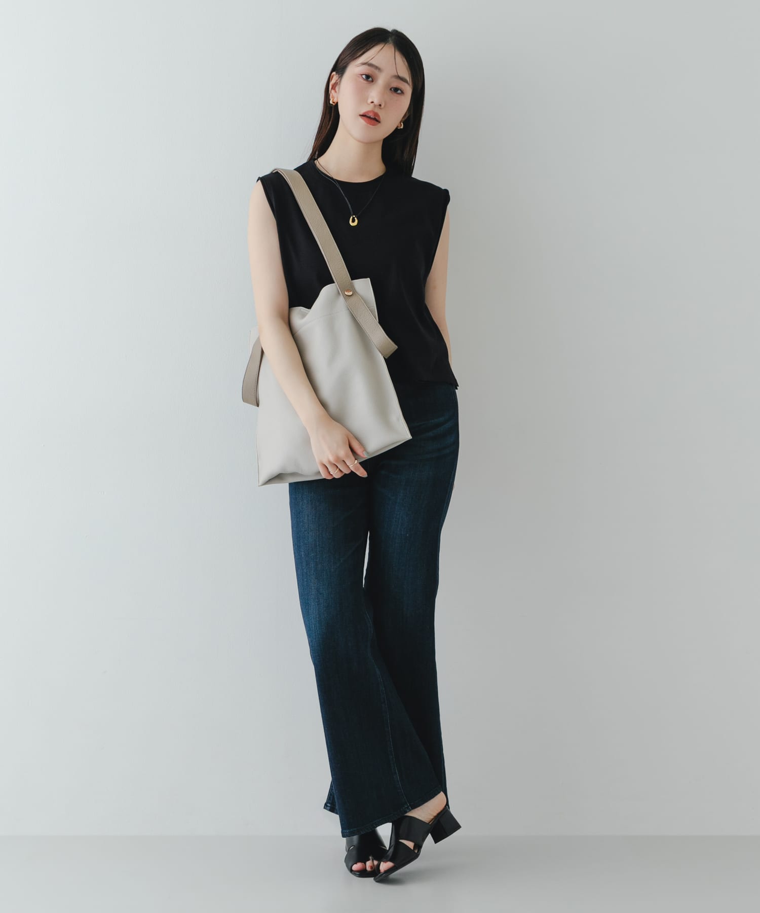 『一部別注カラー』BEAURE　カウレザー2デザインベルトバッグ IVORYxGRG one