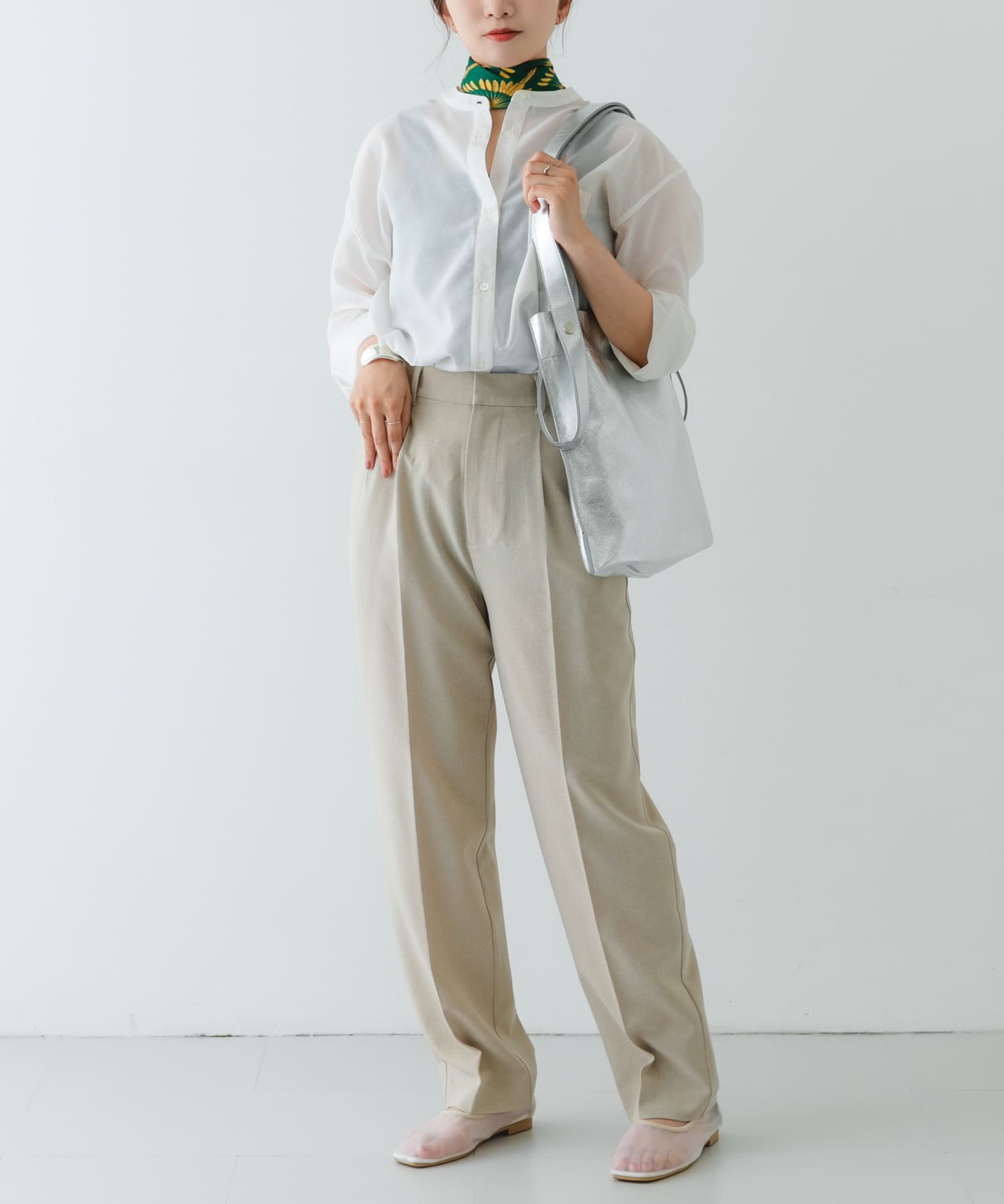 『一部別注カラー』BEAURE　カウレザー2デザインベルトバッグ SILVER one