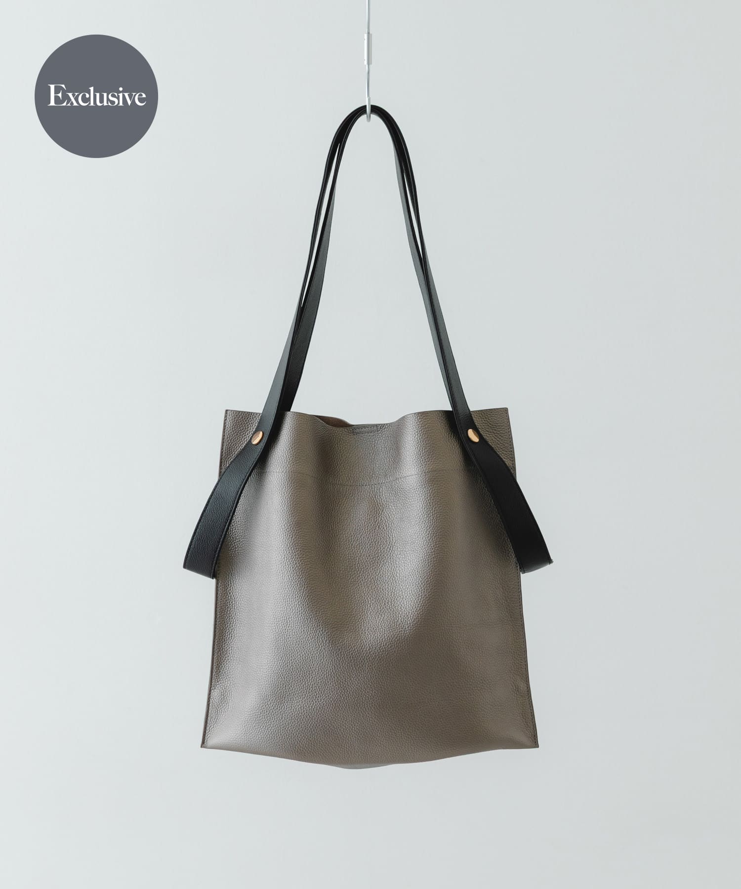 『一部別注カラー』BEAURE　カウレザー2デザインベルトバッグ GMxBLK one