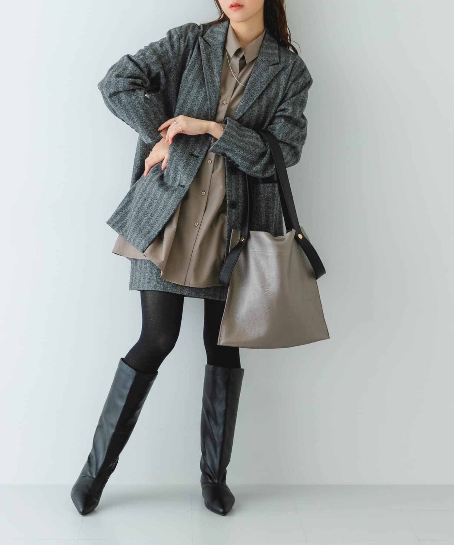 『一部別注カラー』BEAURE　カウレザー2デザインベルトバッグ GMxBLK one