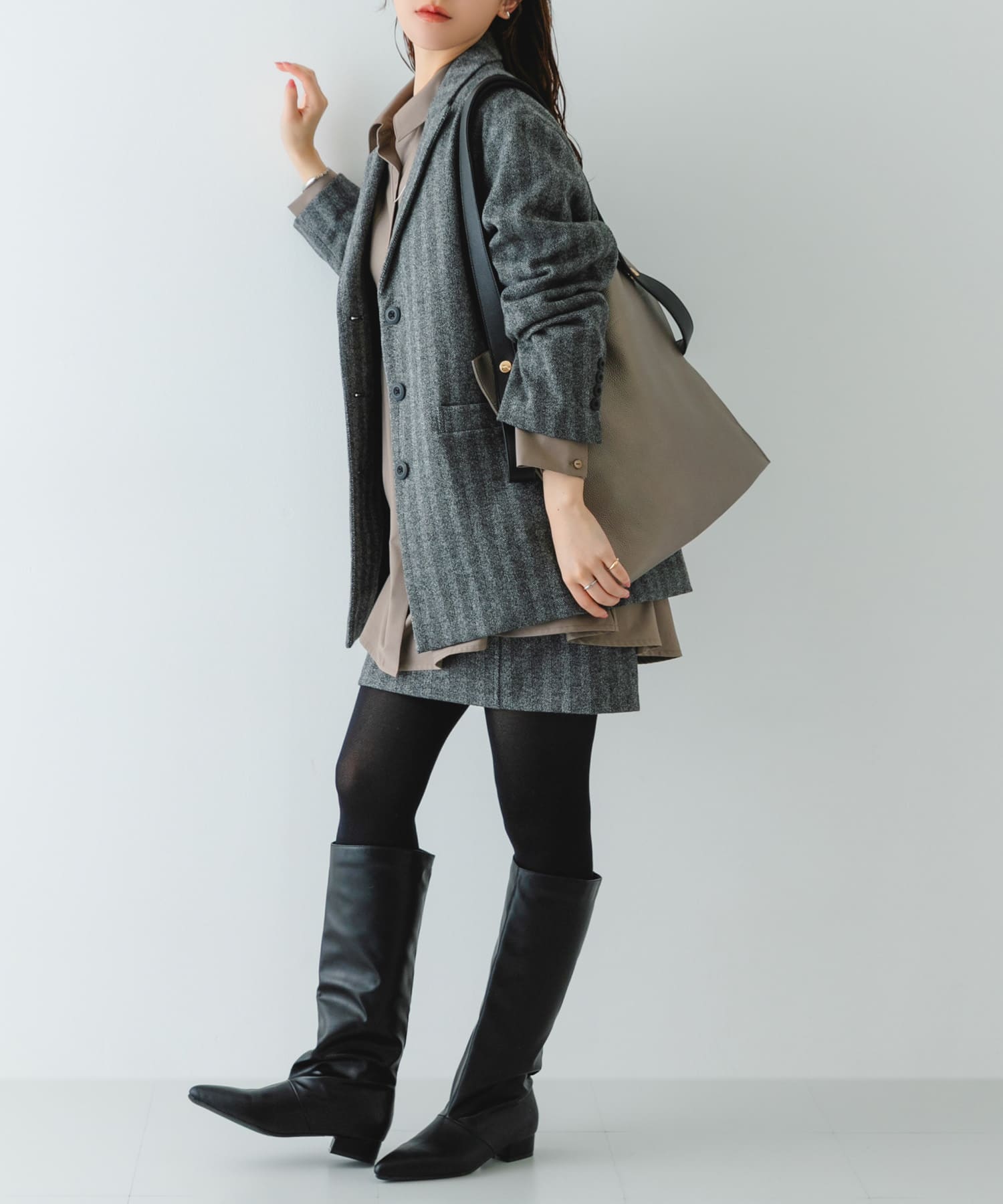 『一部別注カラー』BEAURE　カウレザー2デザインベルトバッグ GMxBLK one