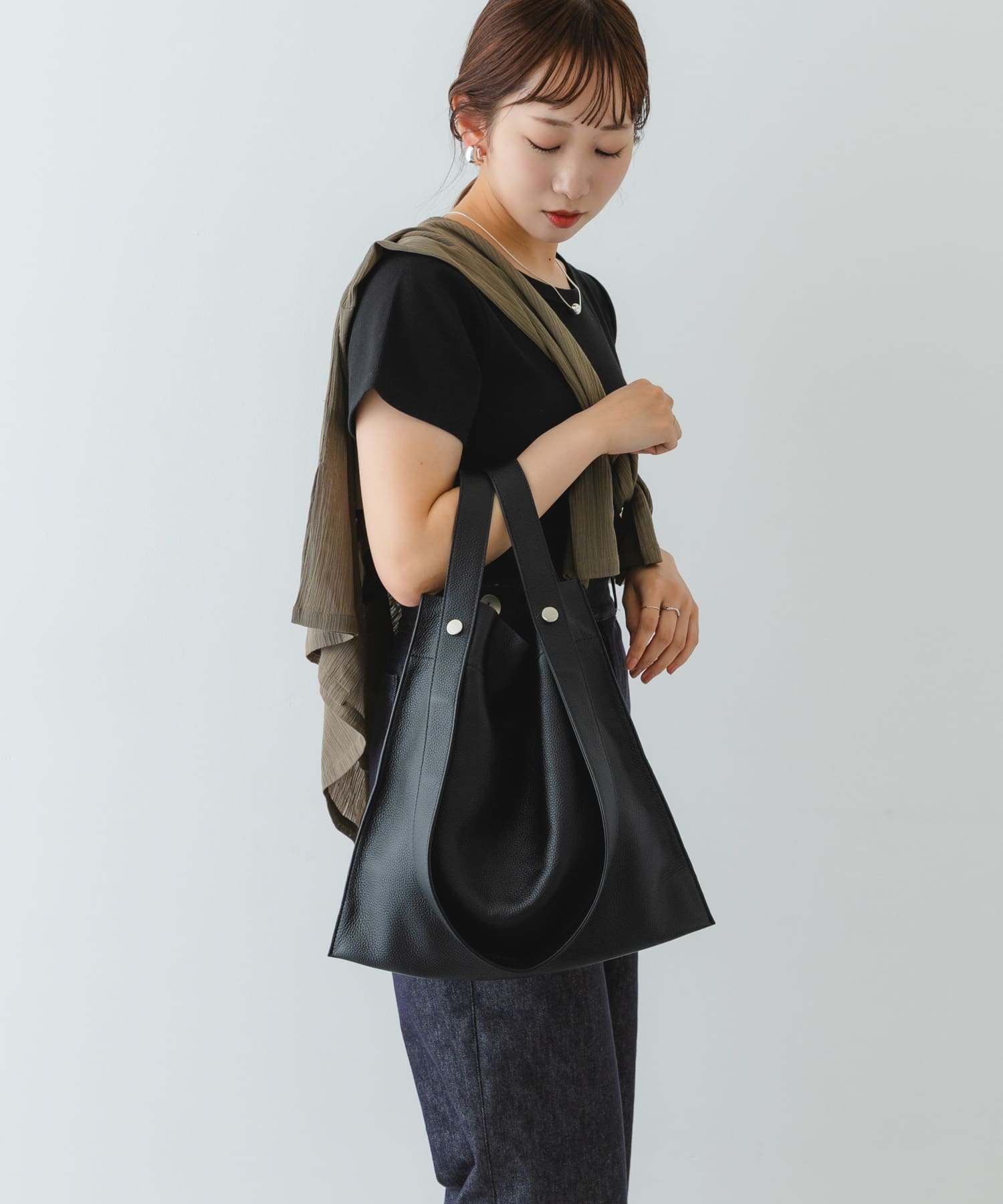 『一部別注カラー』BEAURE　カウレザー2デザインベルトバッグ BLACK one