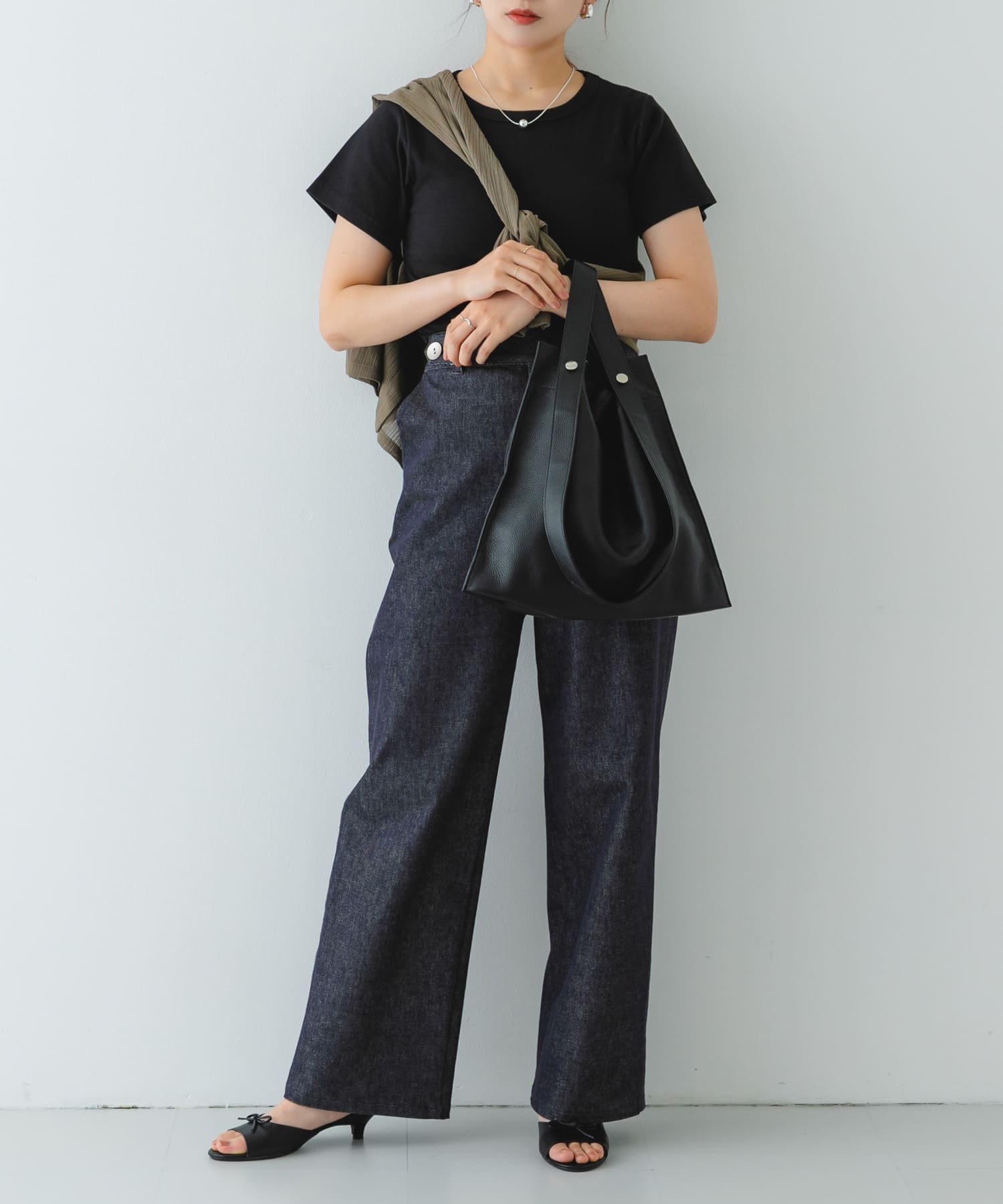 『一部別注カラー』BEAURE　カウレザー2デザインベルトバッグ BLACK one
