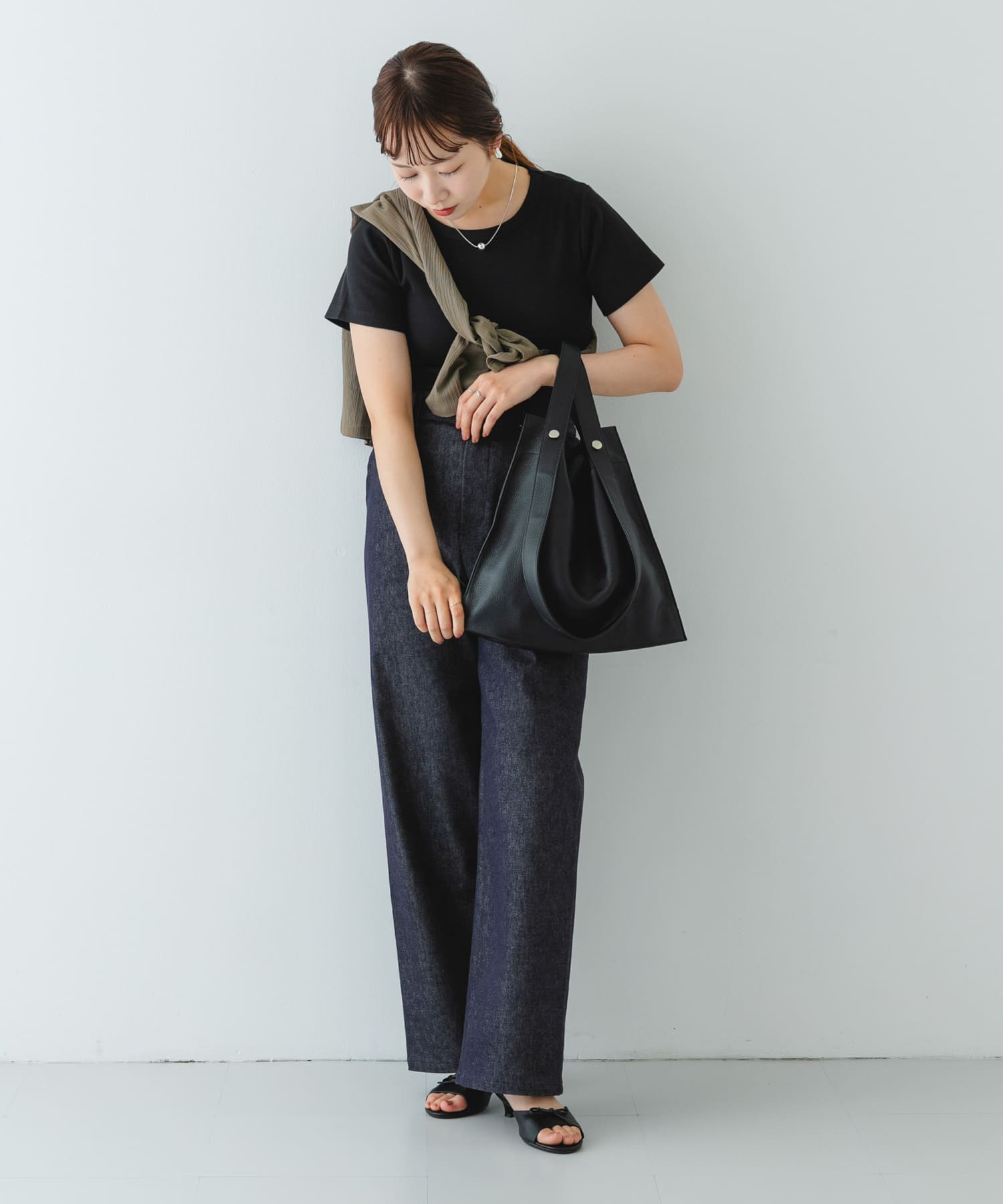 『一部別注カラー』BEAURE　カウレザー2デザインベルトバッグ BLACK one