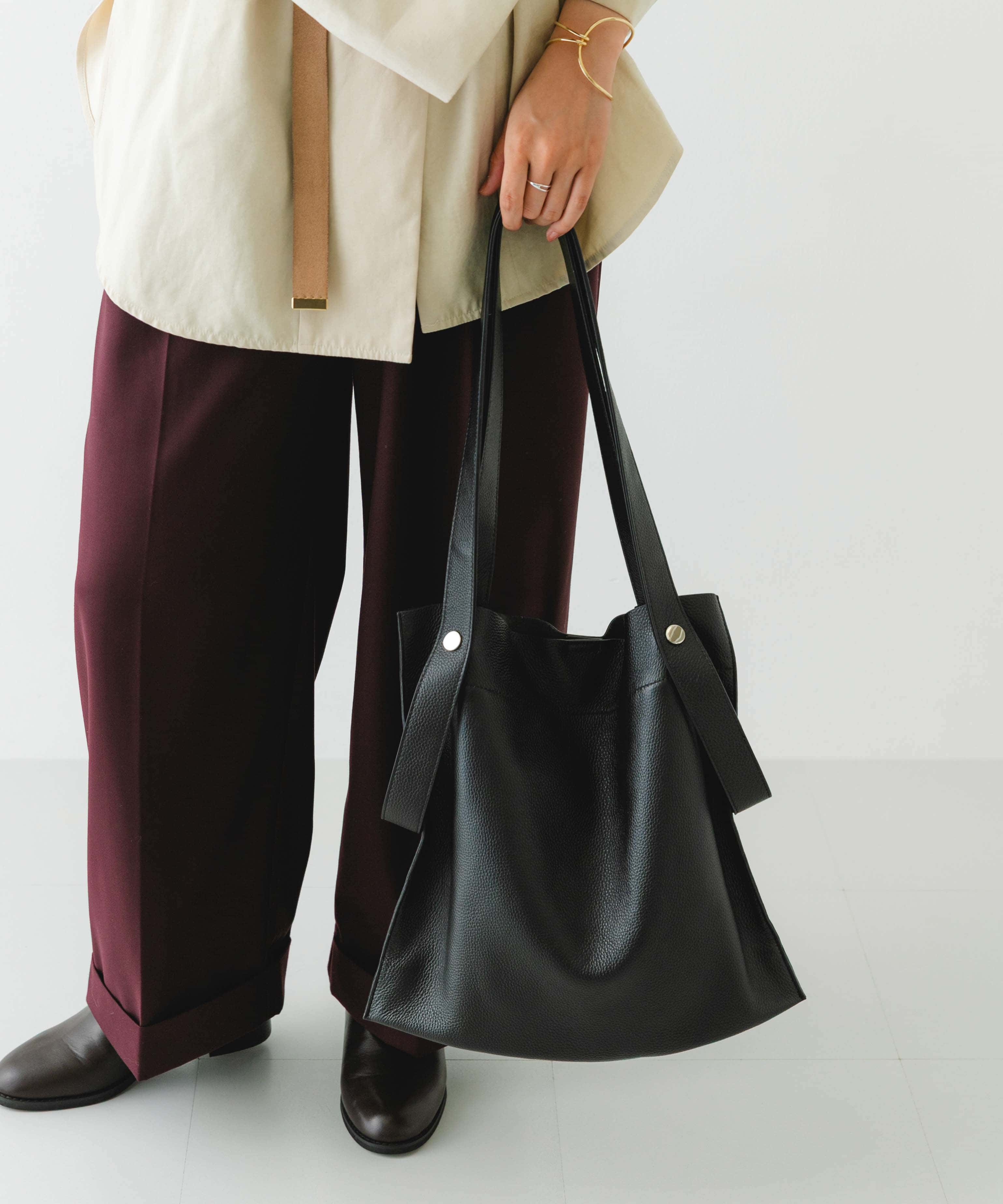 『一部別注カラー』BEAURE　カウレザー2デザインベルトバッグ BLACK one