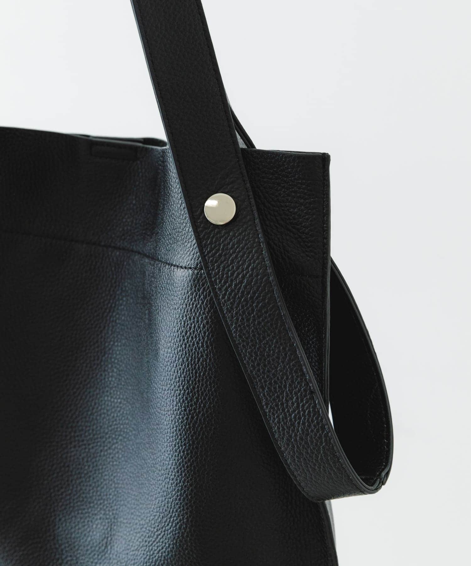 『一部別注カラー』BEAURE　カウレザー2デザインベルトバッグ BLACK one