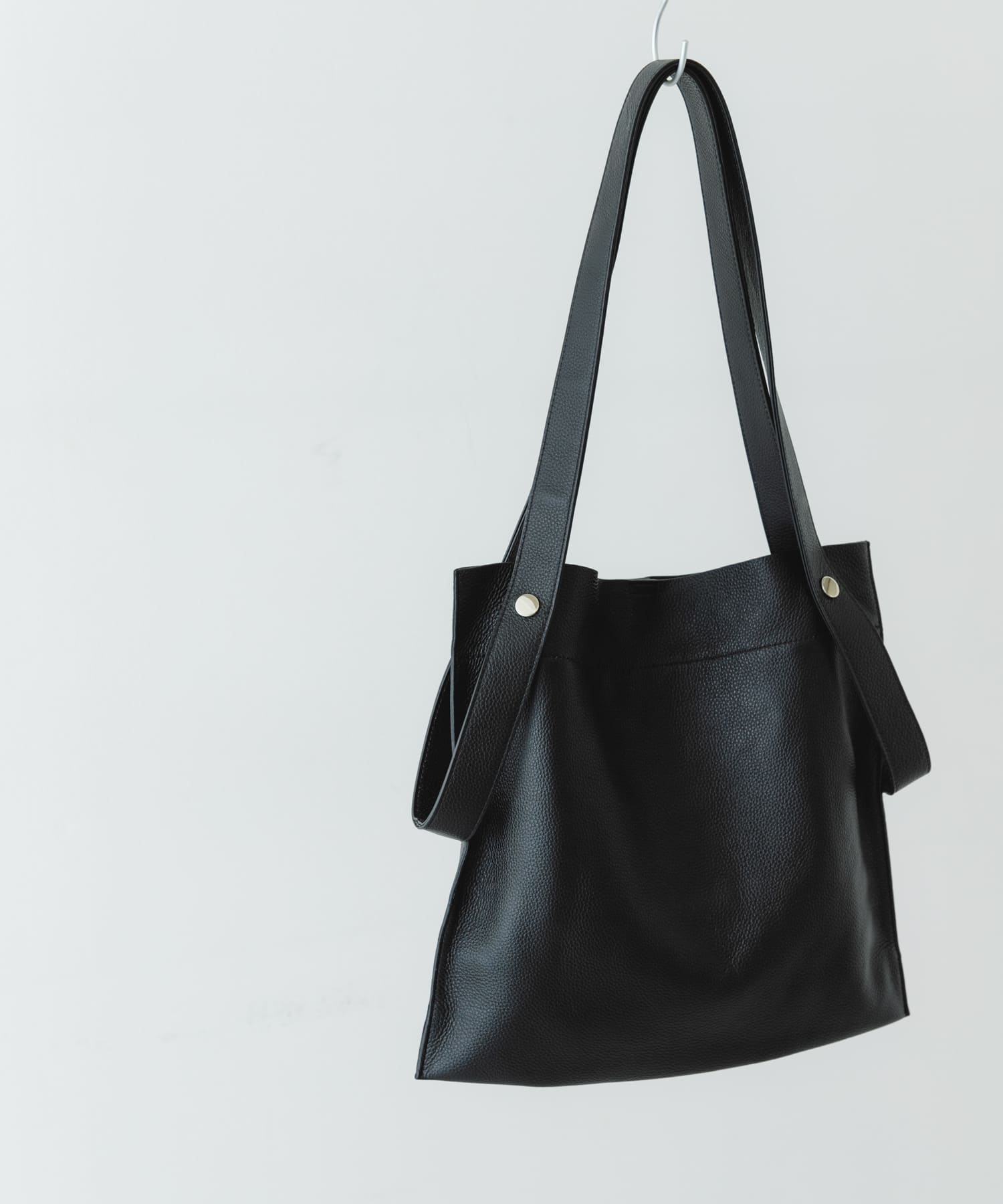 『一部別注カラー』BEAURE　カウレザー2デザインベルトバッグ BLACK one