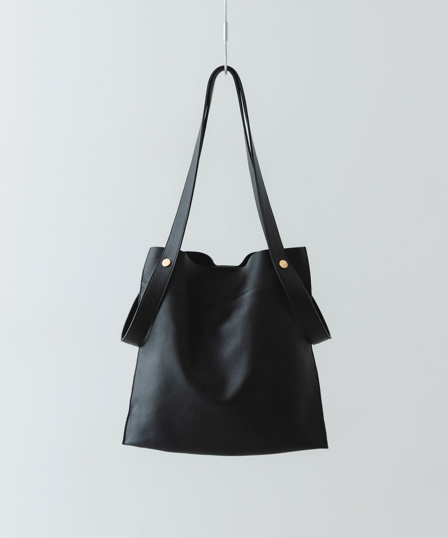 『一部別注カラー』BEAURE　カウレザー2デザインベルトバッグ BLKxBLK one