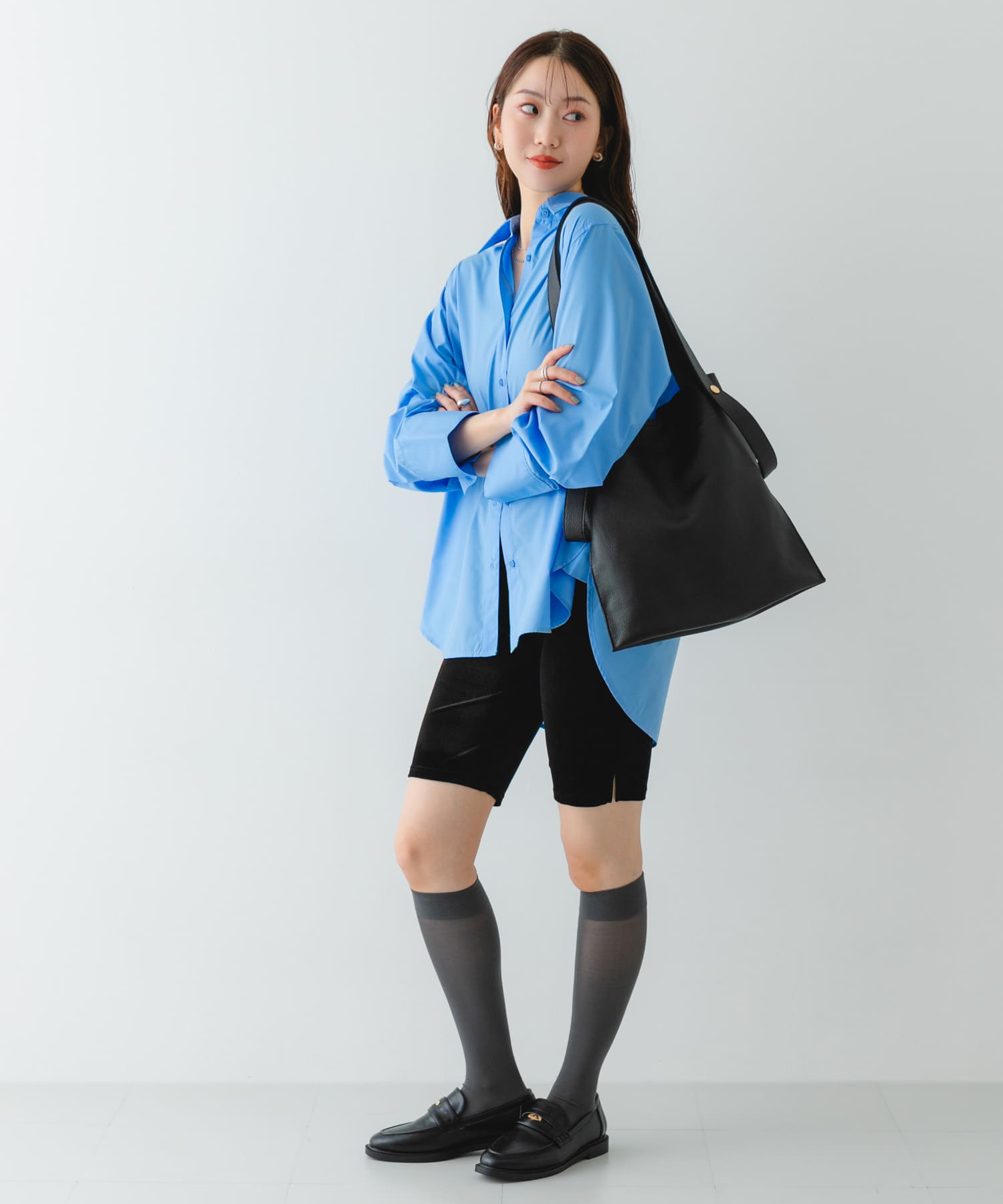 『一部別注カラー』BEAURE　カウレザー2デザインベルトバッグ BLKxBLK one