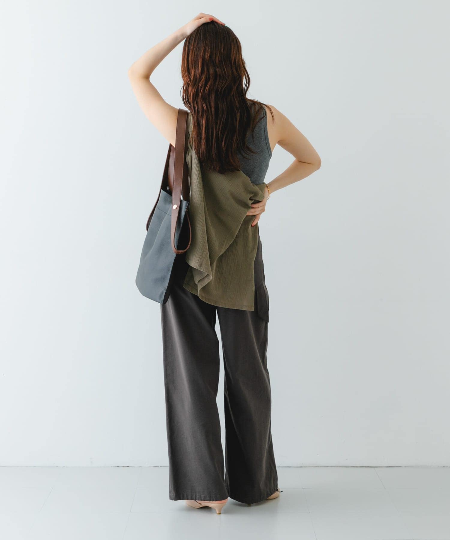 『一部別注カラー』BEAURE　カウレザー2デザインベルトバッグ BLKxCHOCO one