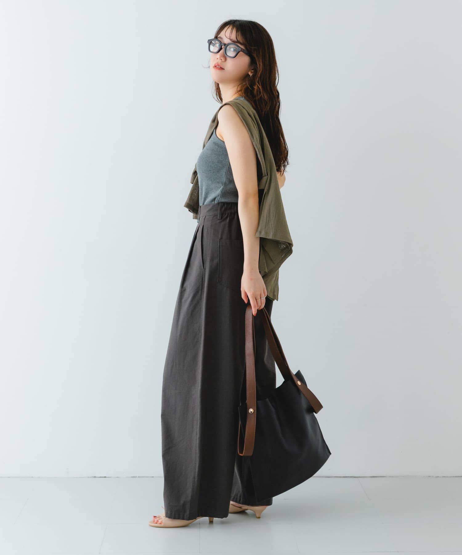 『一部別注カラー』BEAURE　カウレザー2デザインベルトバッグ BLKxCHOCO one