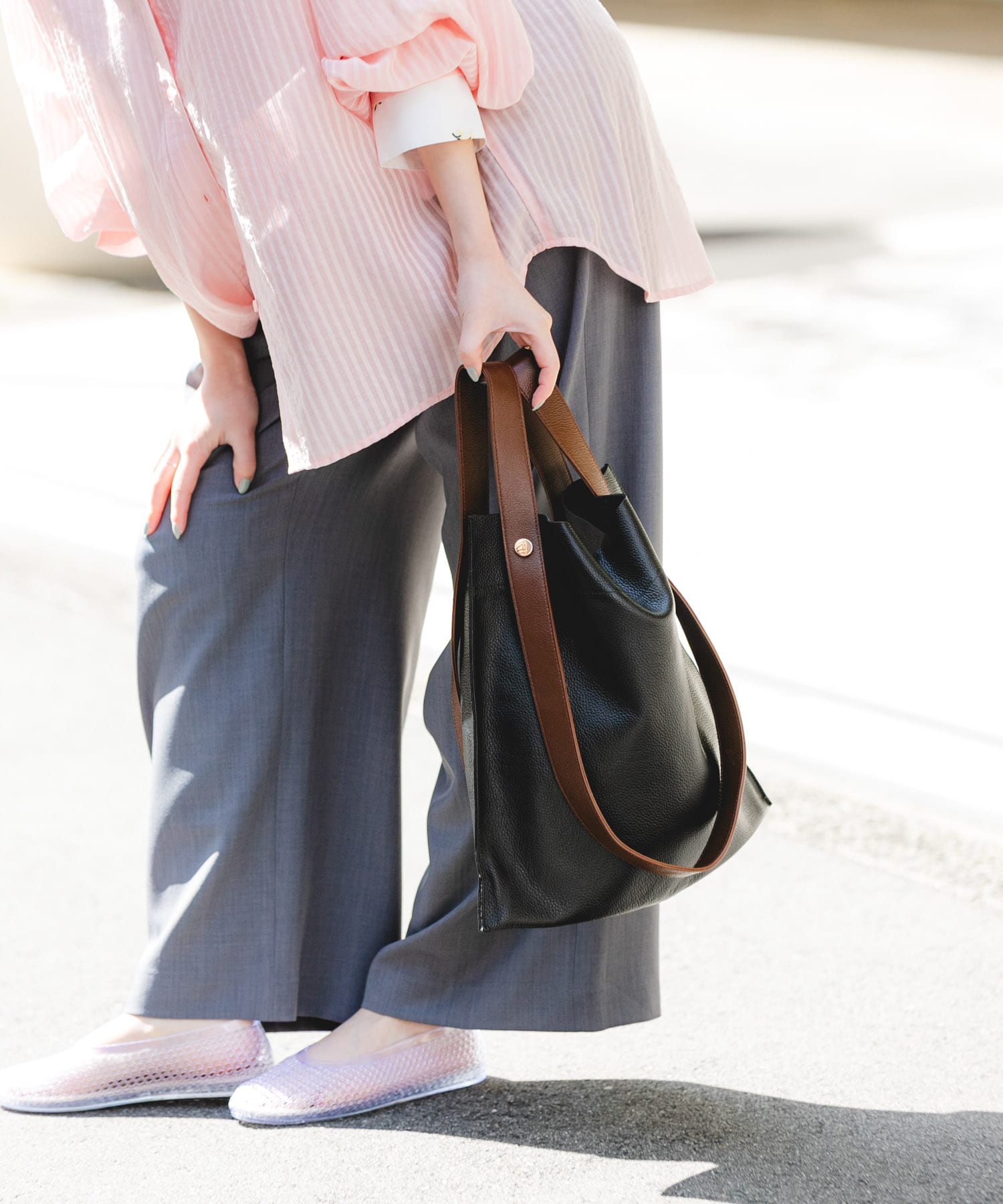 『一部別注カラー』BEAURE　カウレザー2デザインベルトバッグ BLKxCHOCO one