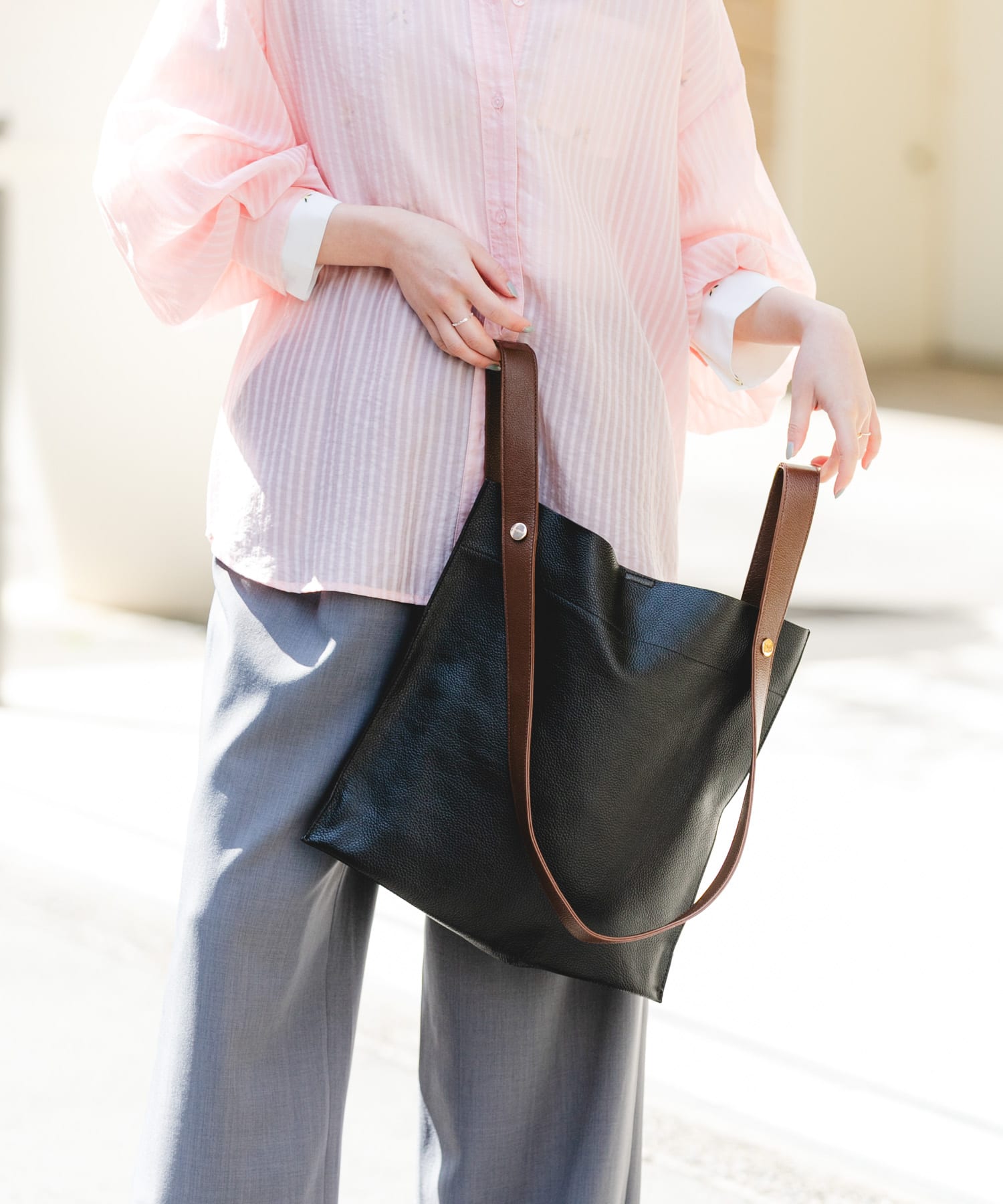 『一部別注カラー』BEAURE　カウレザー2デザインベルトバッグ BLKxCHOCO one