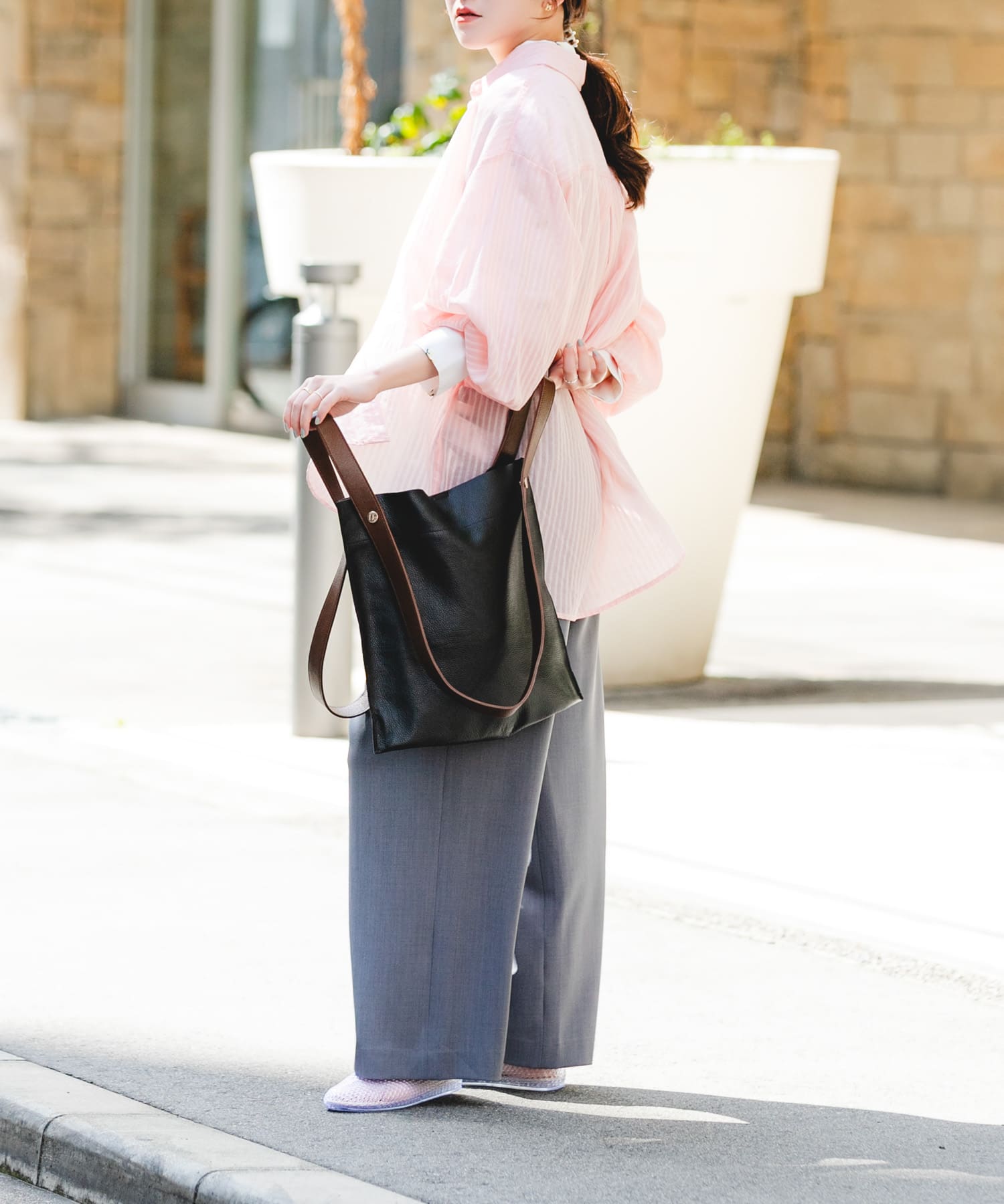 『一部別注カラー』BEAURE　カウレザー2デザインベルトバッグ BLKxCHOCO one