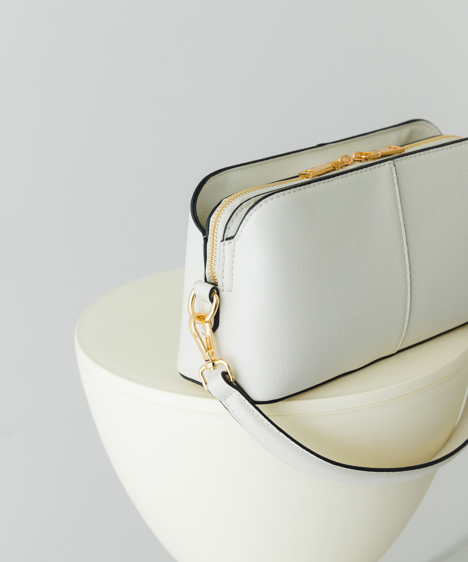 センターステッチショルダーバッグ MILK one