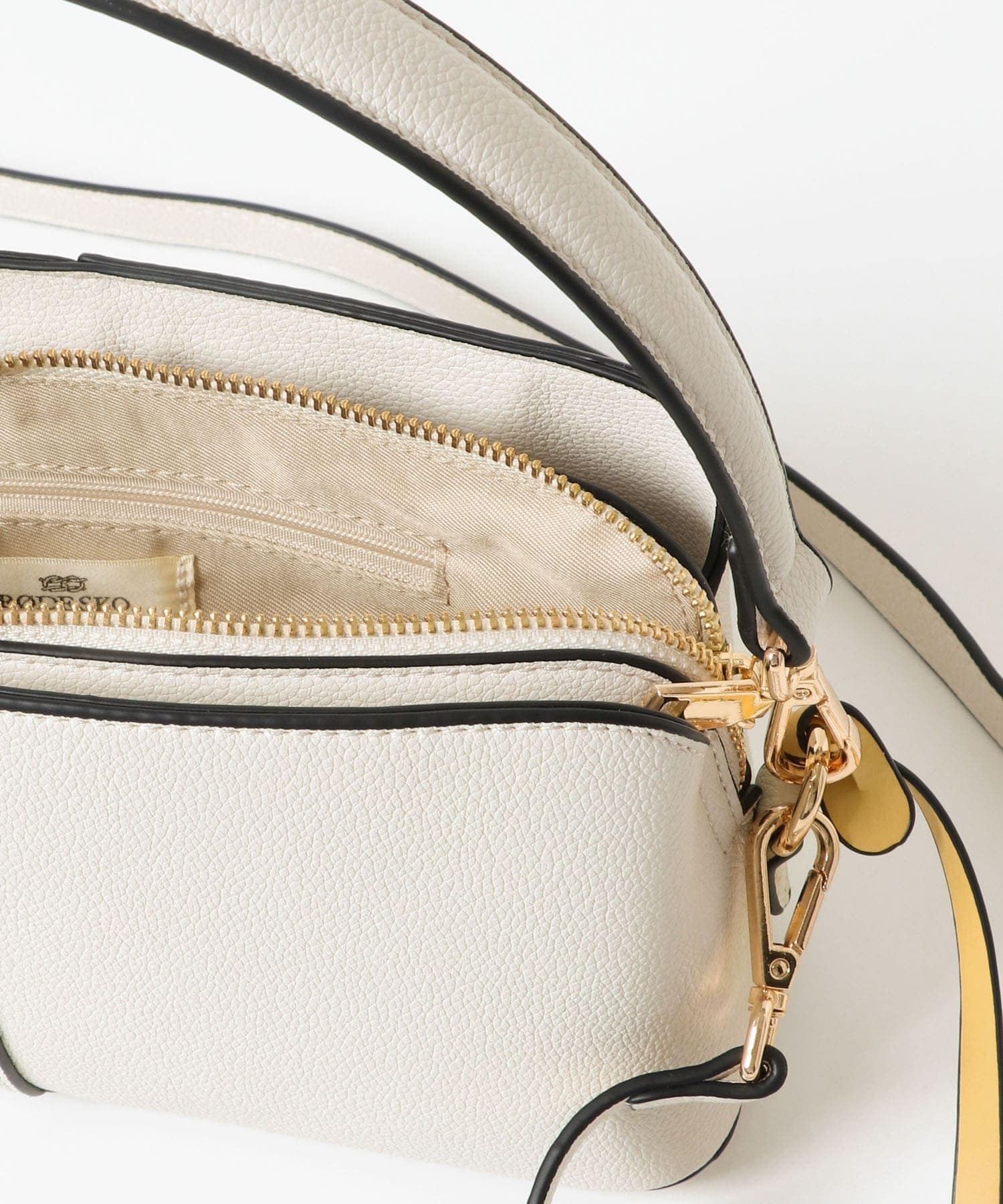 センターステッチショルダーバッグ MILK one