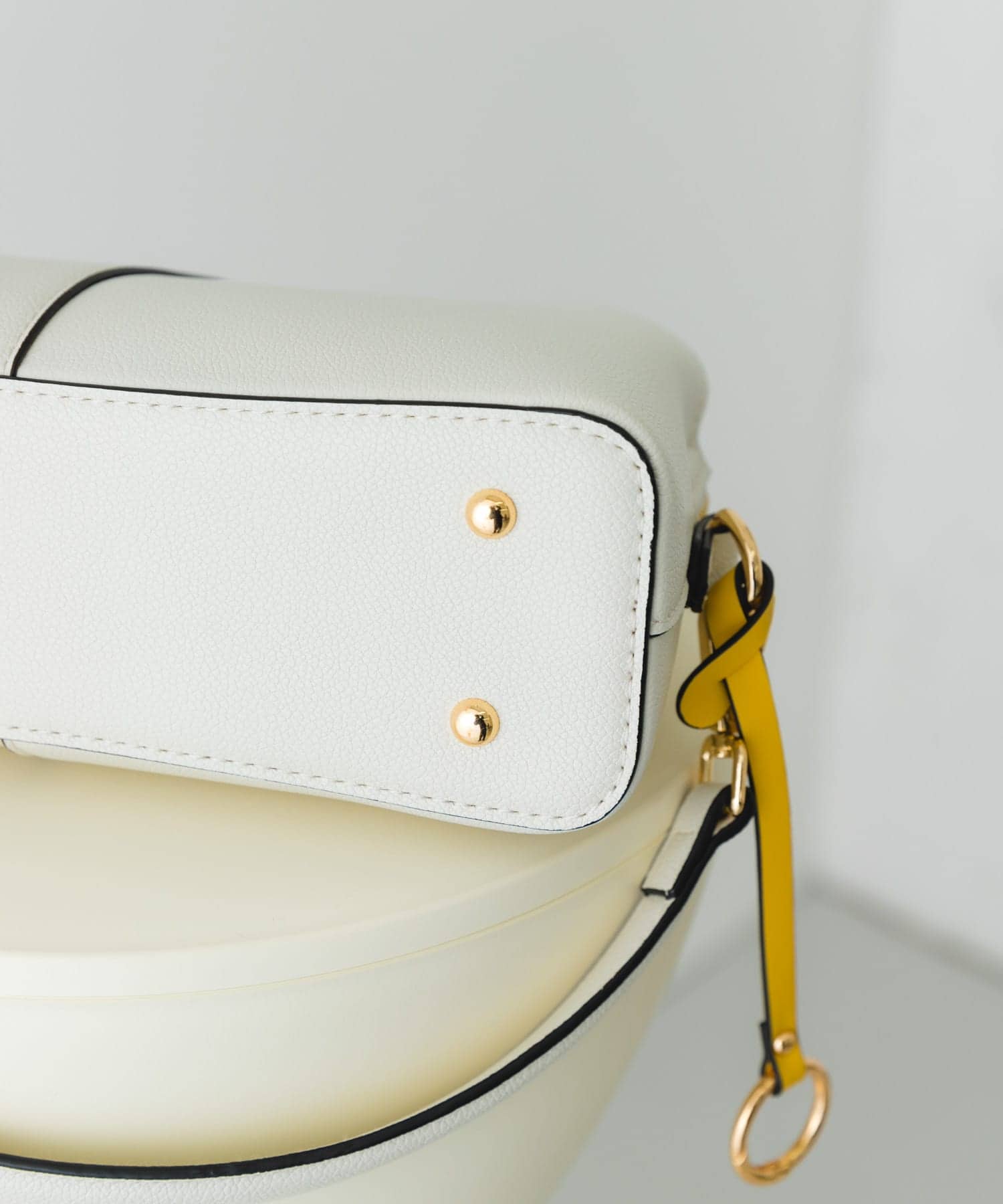 センターステッチショルダーバッグ MILK one