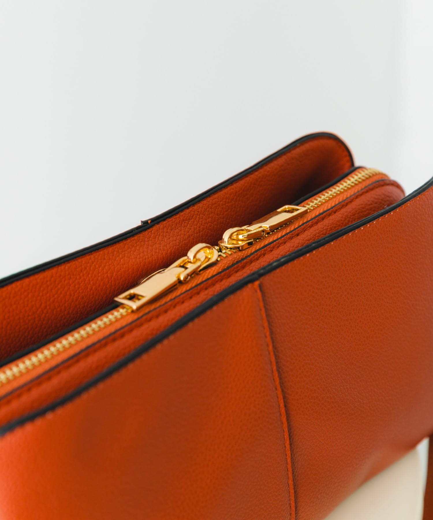 センターステッチショルダーバッグ ORANGE one