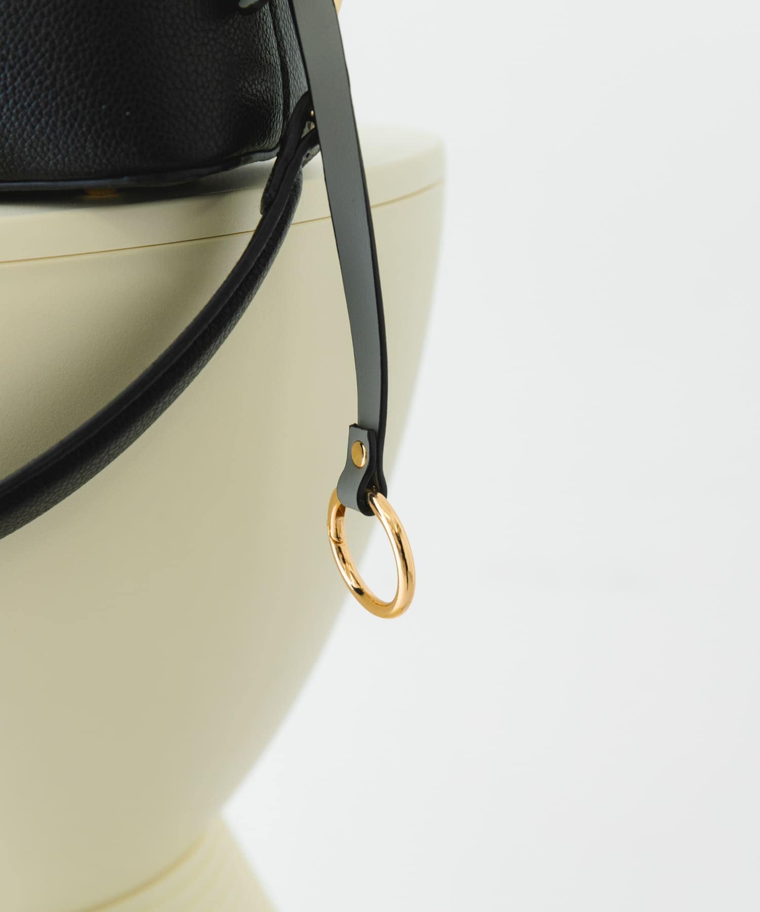 センターステッチショルダーバッグ BLACK one