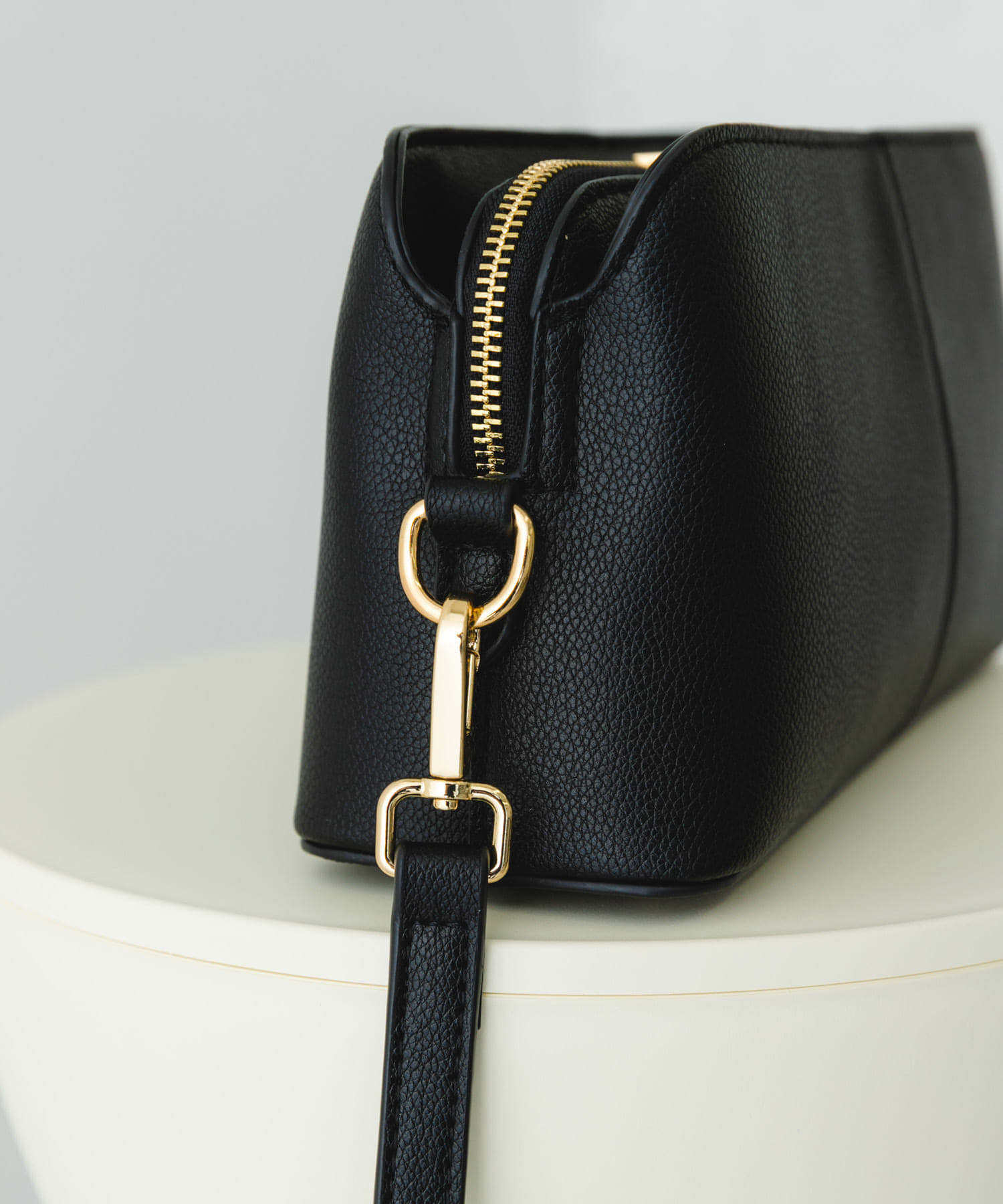 センターステッチショルダーバッグ BLACK one