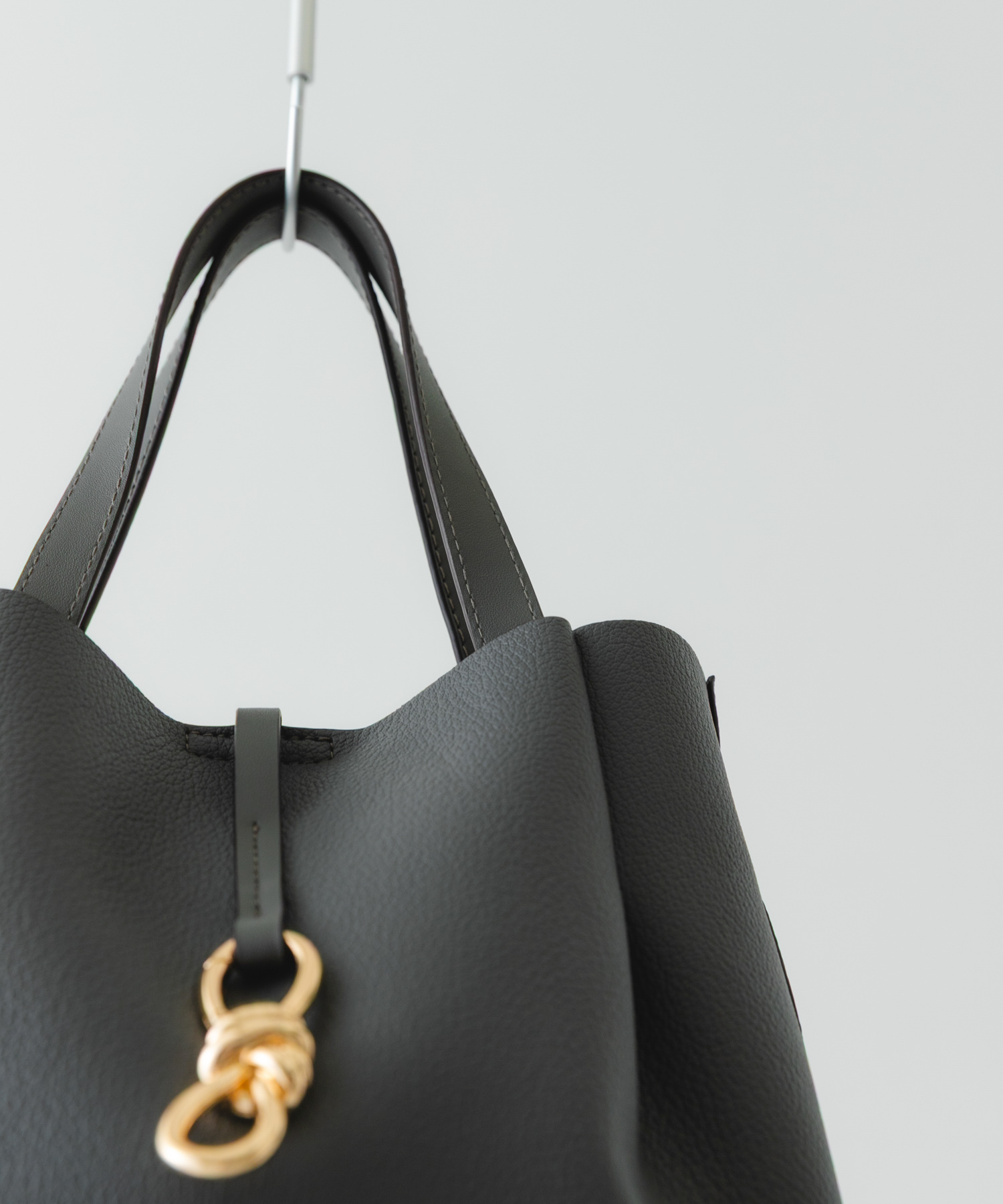 3WAYメタルリボントートバッグ GRAY one