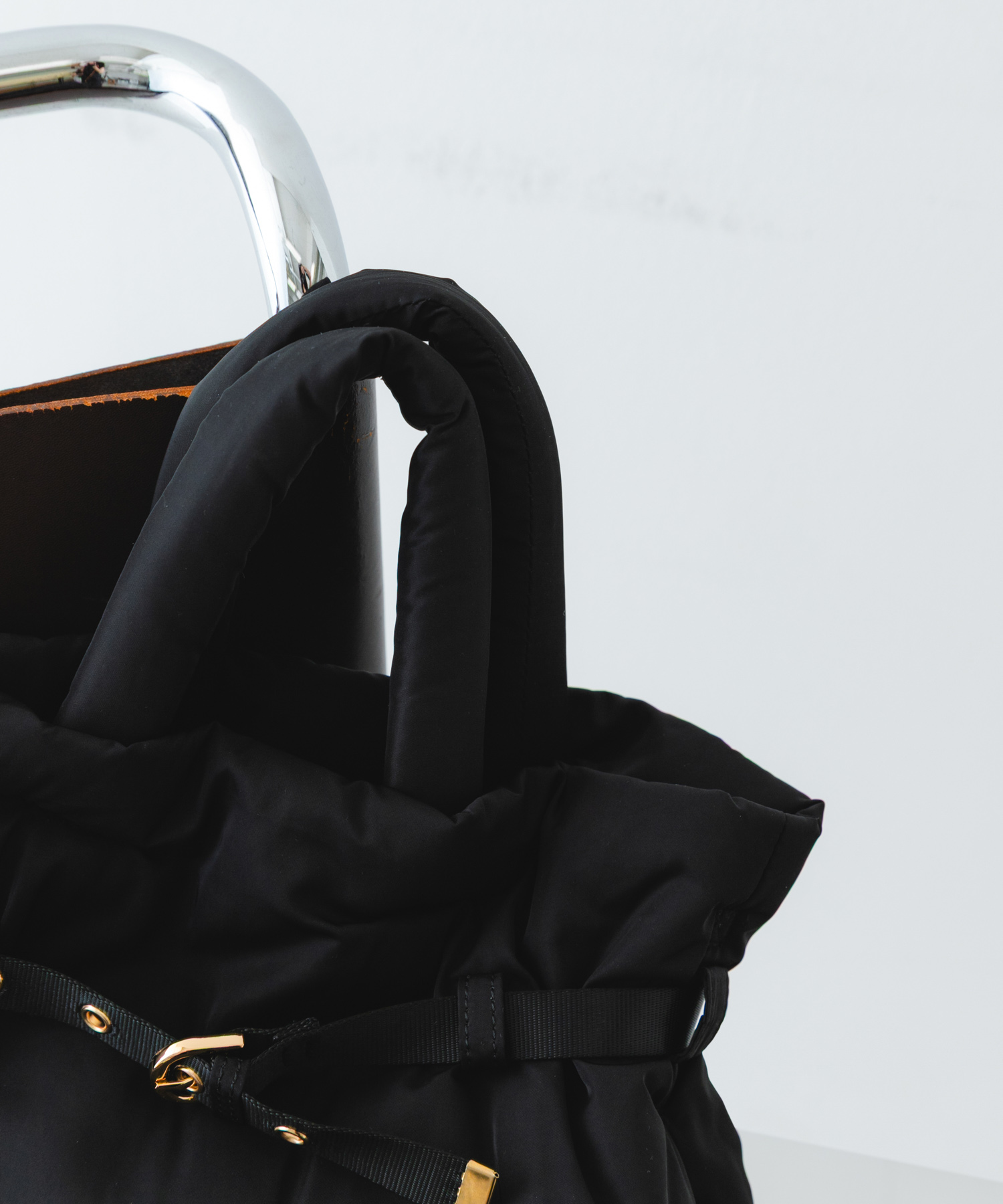 パテッドベルトバッグ BLACK one