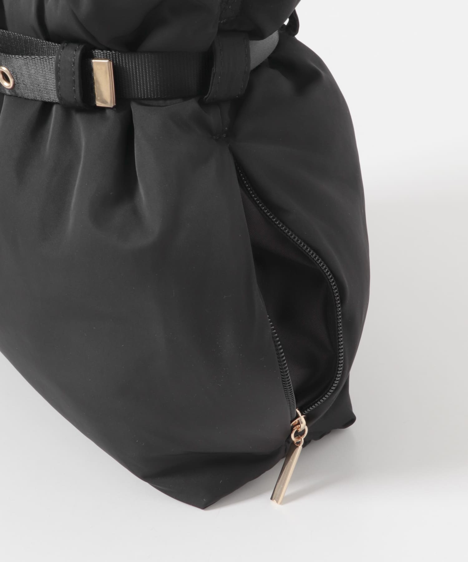 パテッドベルトバッグ BLACK one