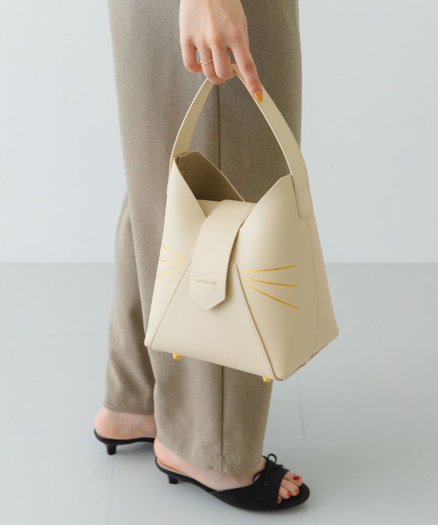 『別注』Hashibami×RODESKO　フェズネコヒゲハンドルバッグ OFF one