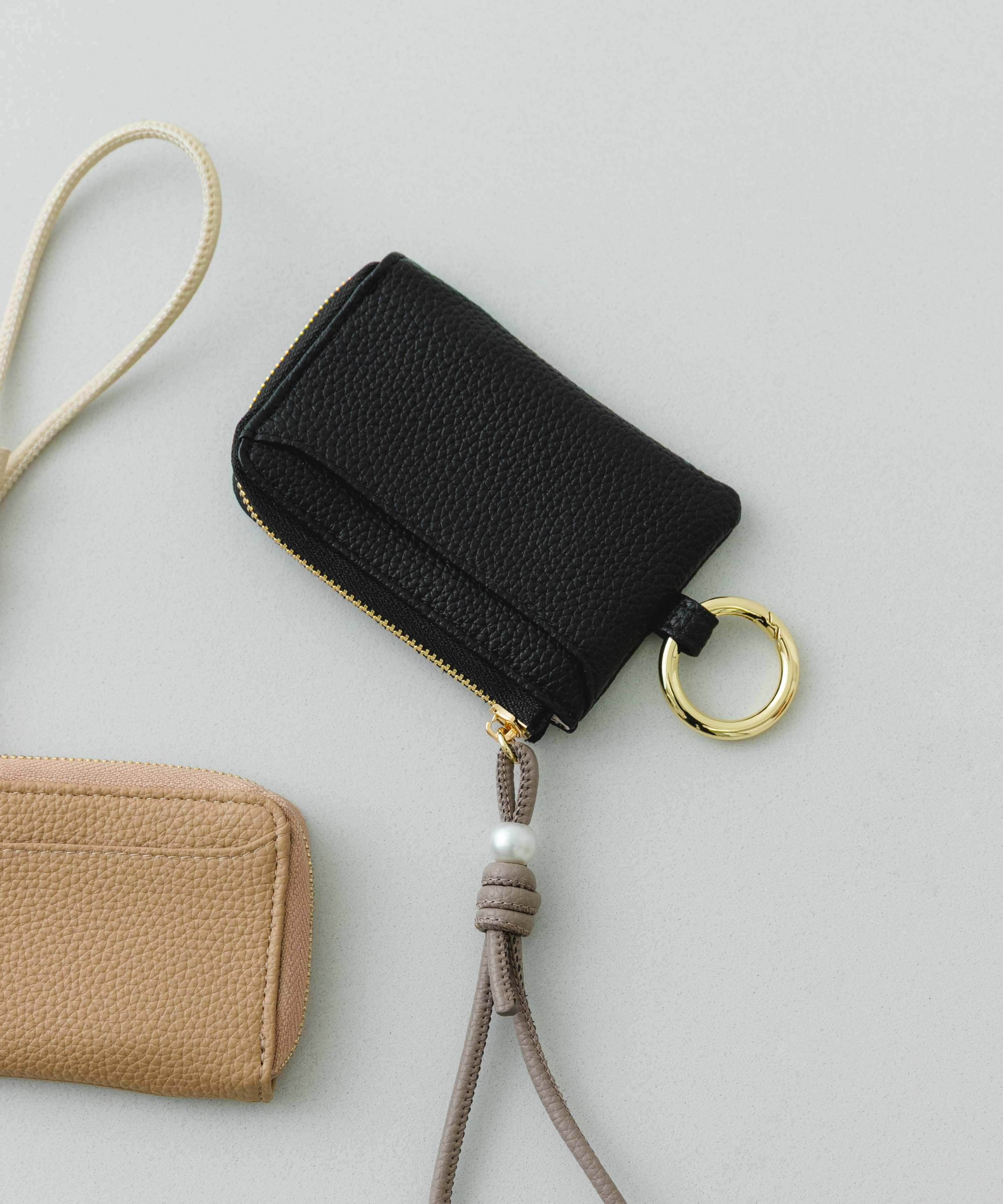 パールストラップウォレットカードケース