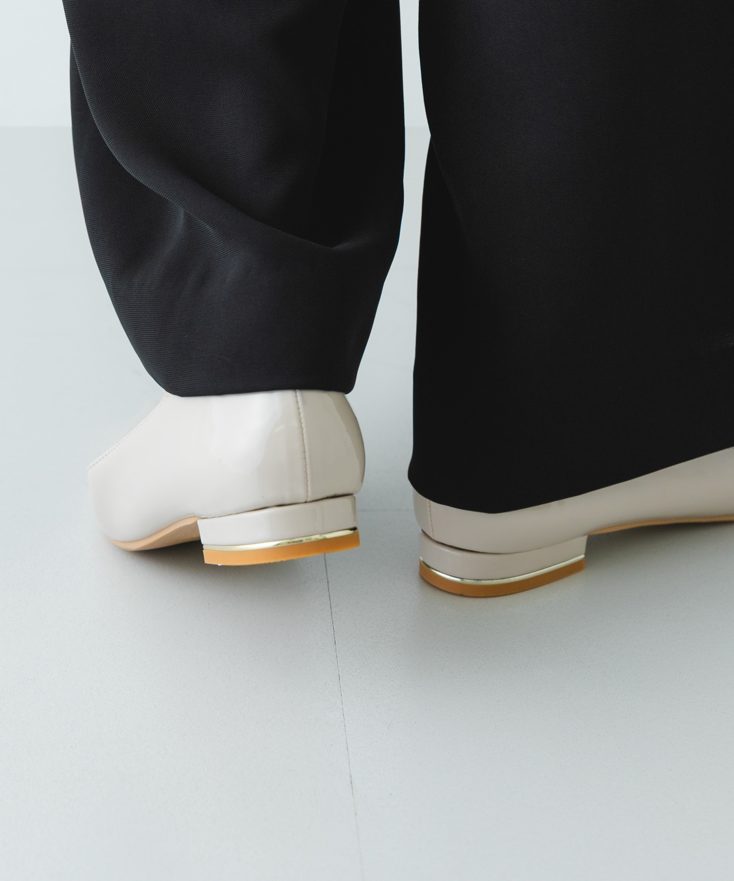 『MADE IN JAPAN』　トゥメタルローファー IVORY/P 36