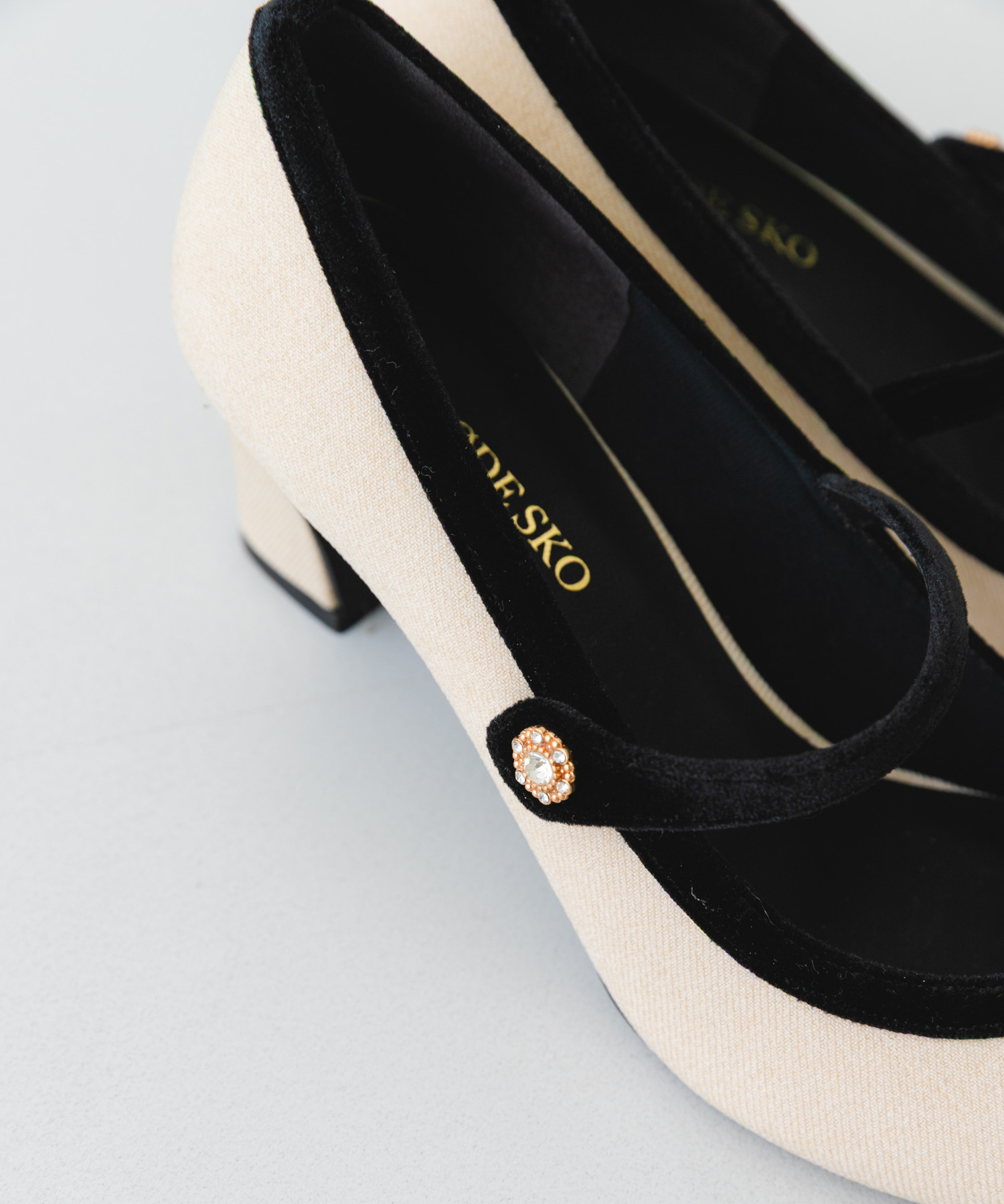 『MADE IN JAPAN』　チャンキーヒールメリージェーンパンプス OFFxBLK 36