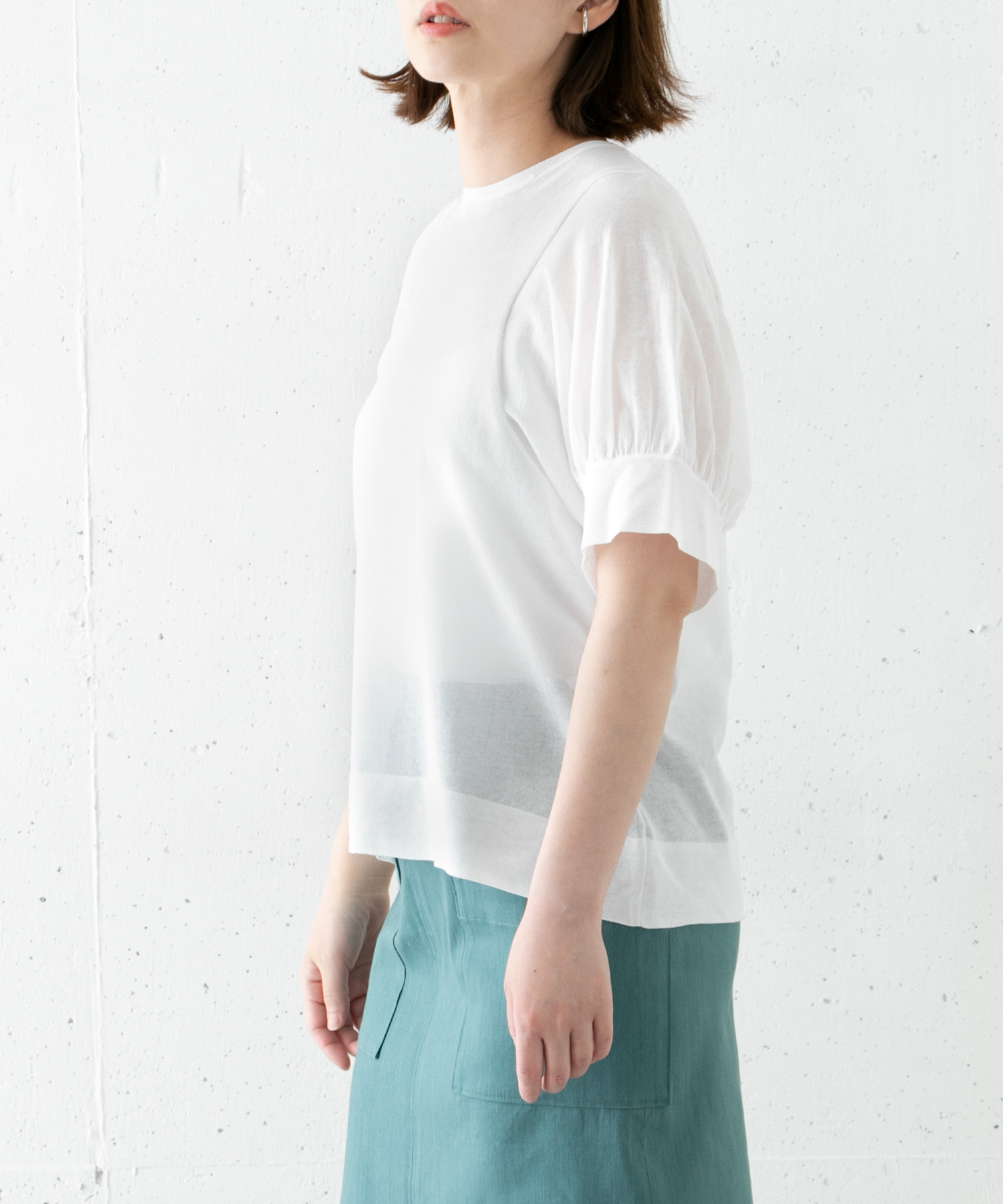 01 WHITE
