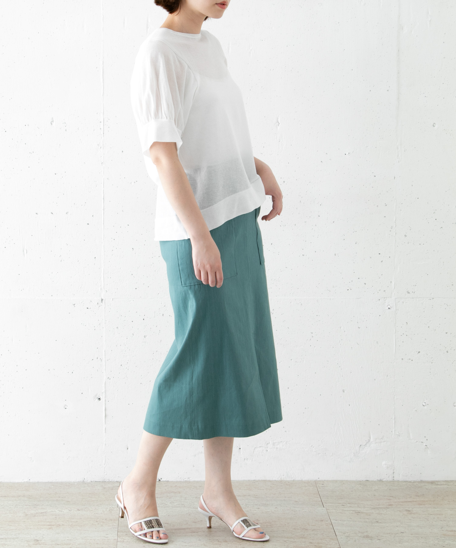 01 WHITE