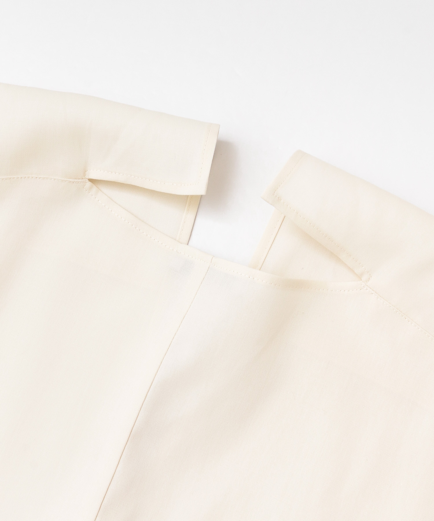 FEMMENET　SHIRTS OFF WHITE 1