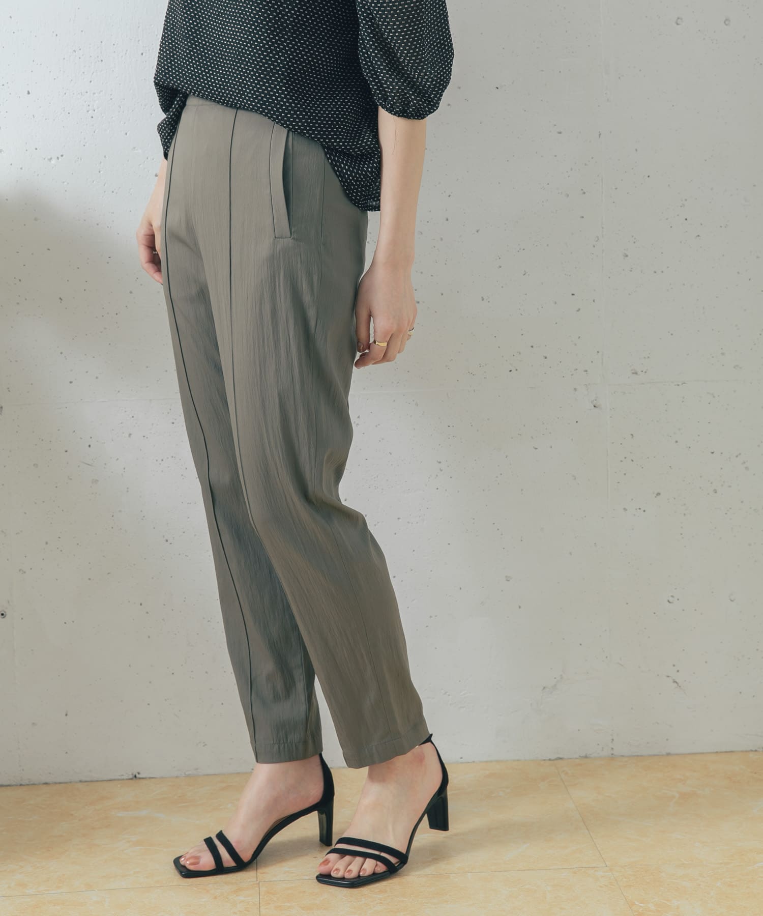 ピンタックテーパードパンツ KHAKI 36