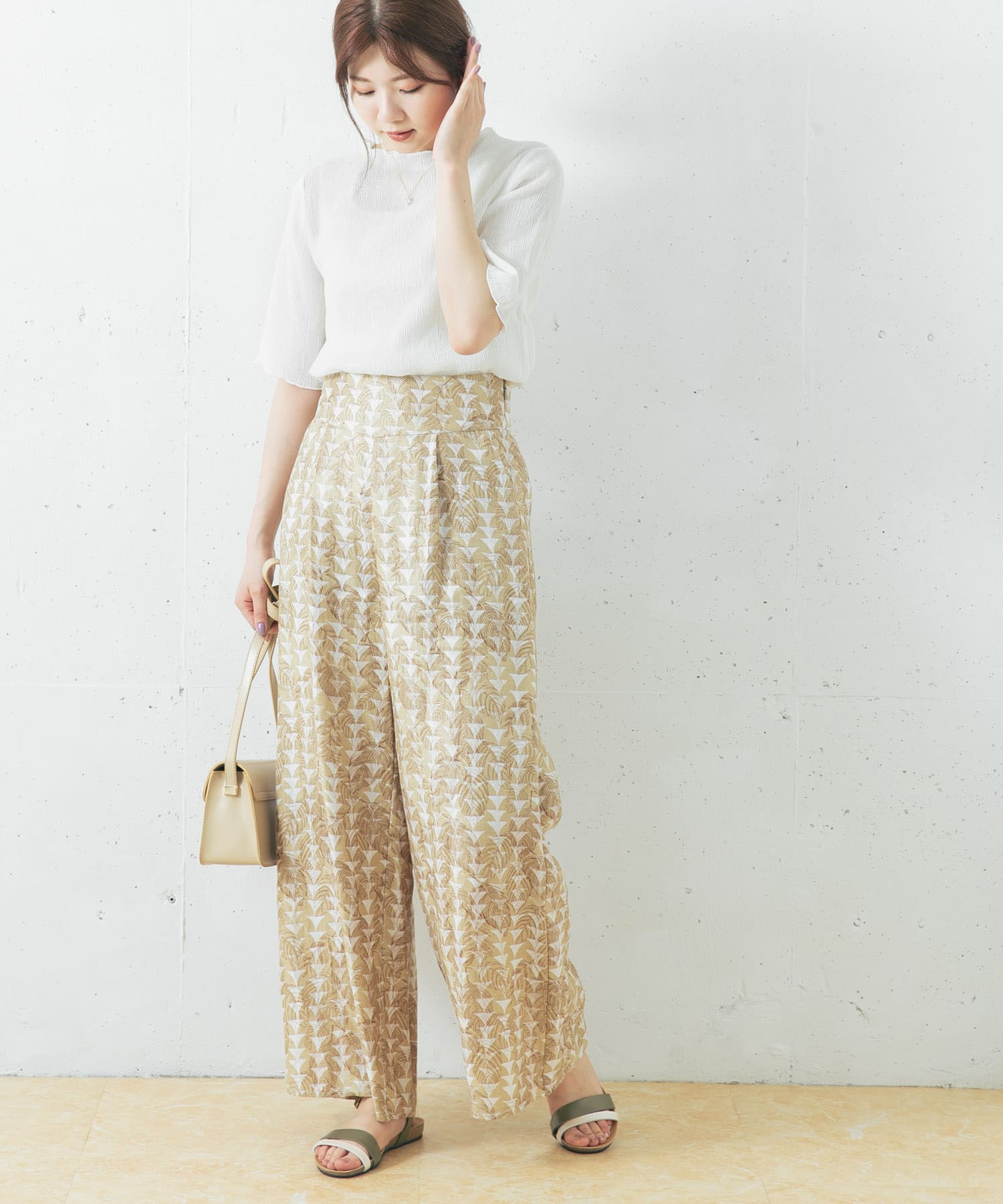BEIGE
