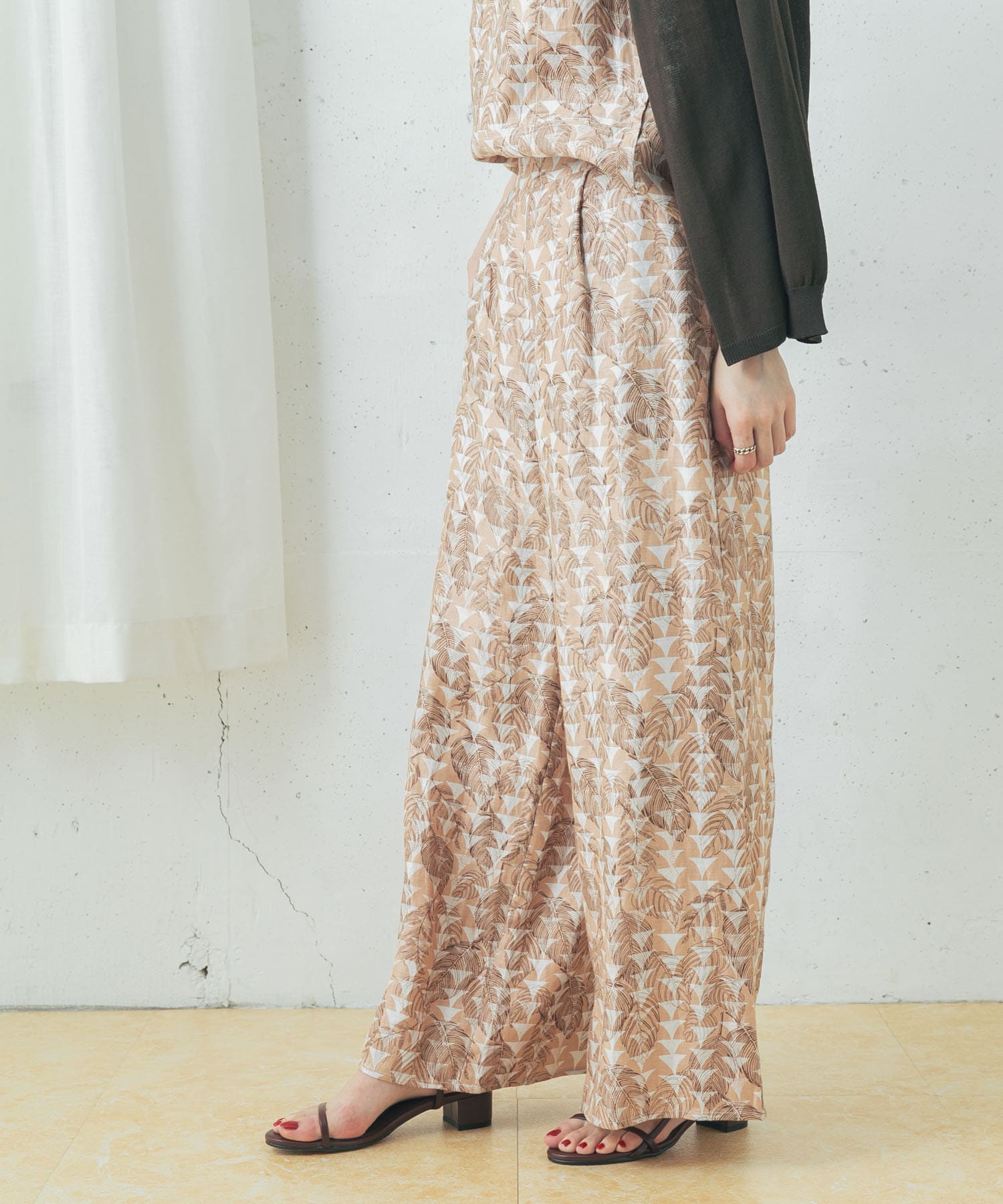 P/BEIGE