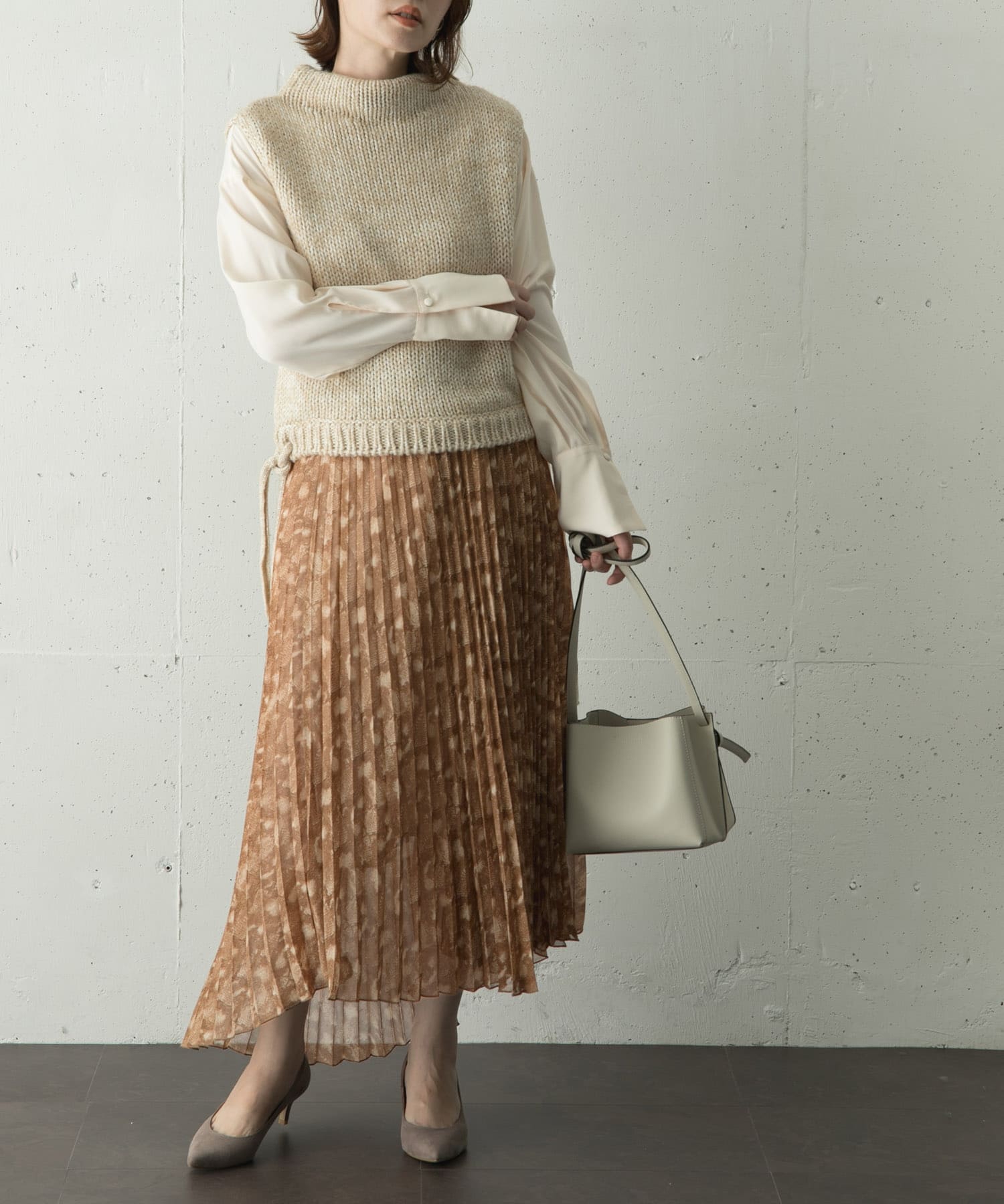 BEIGE
