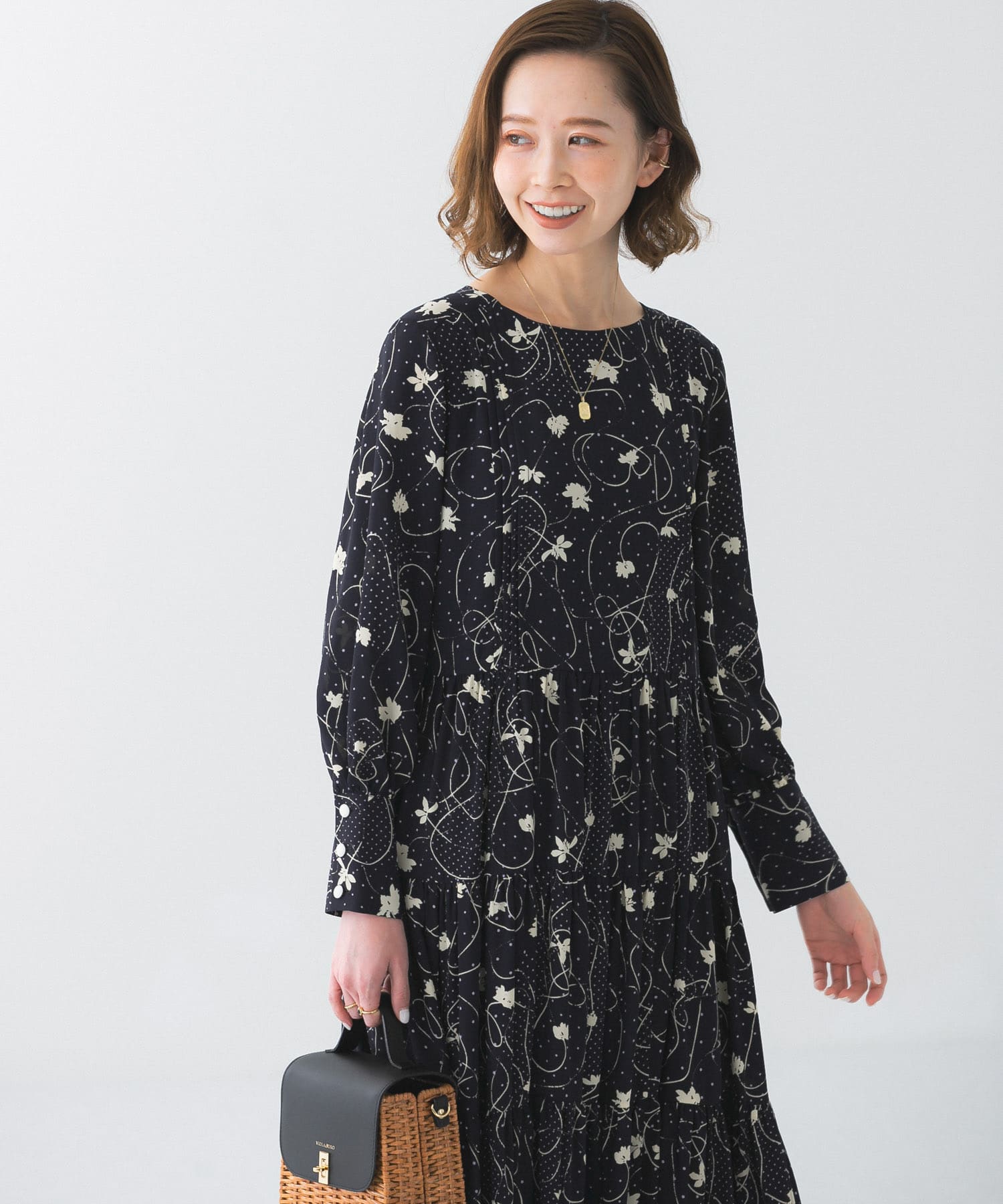 フラワープリントティアードワンピース NAVY FREE