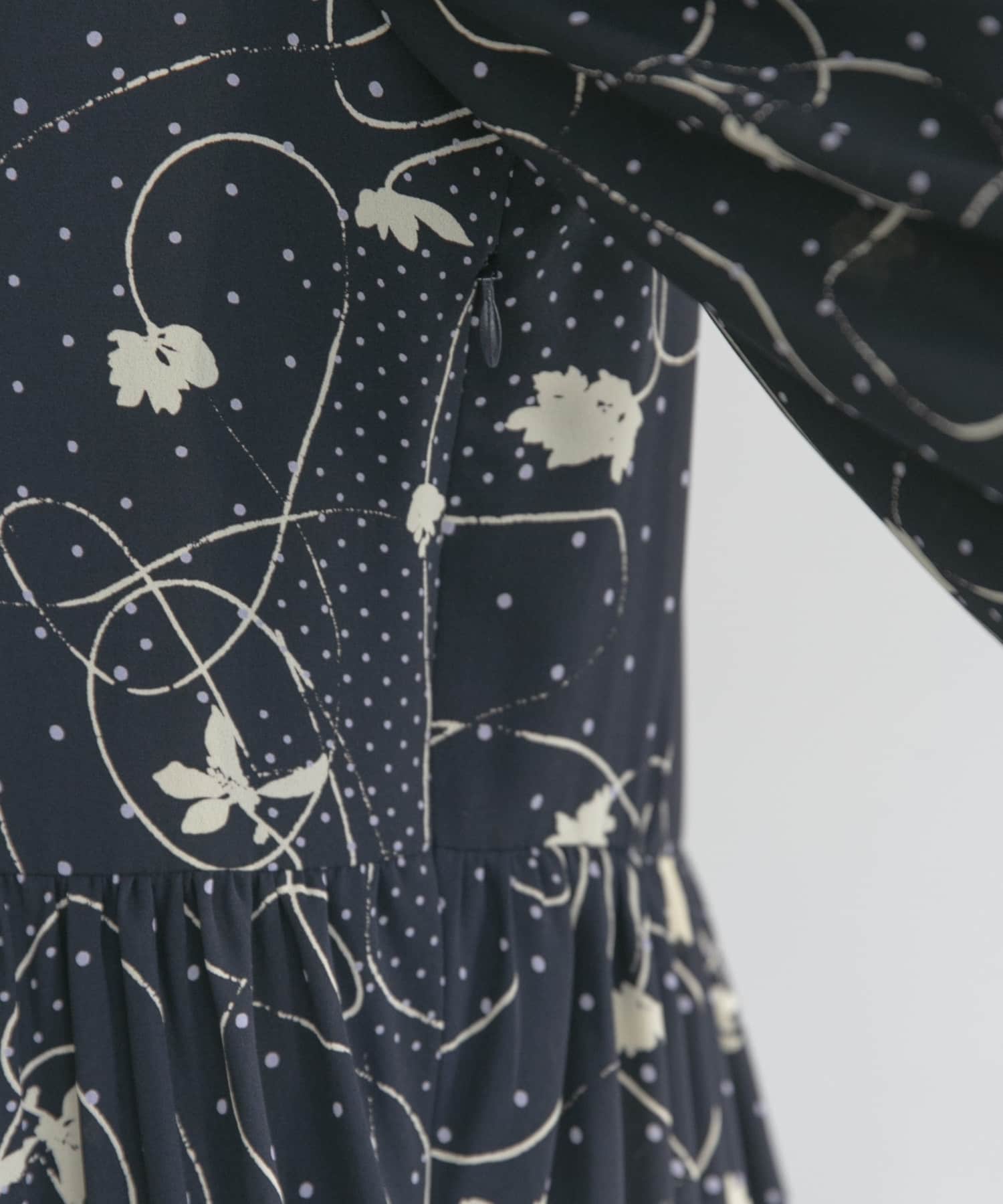 フラワープリントティアードワンピース NAVY FREE