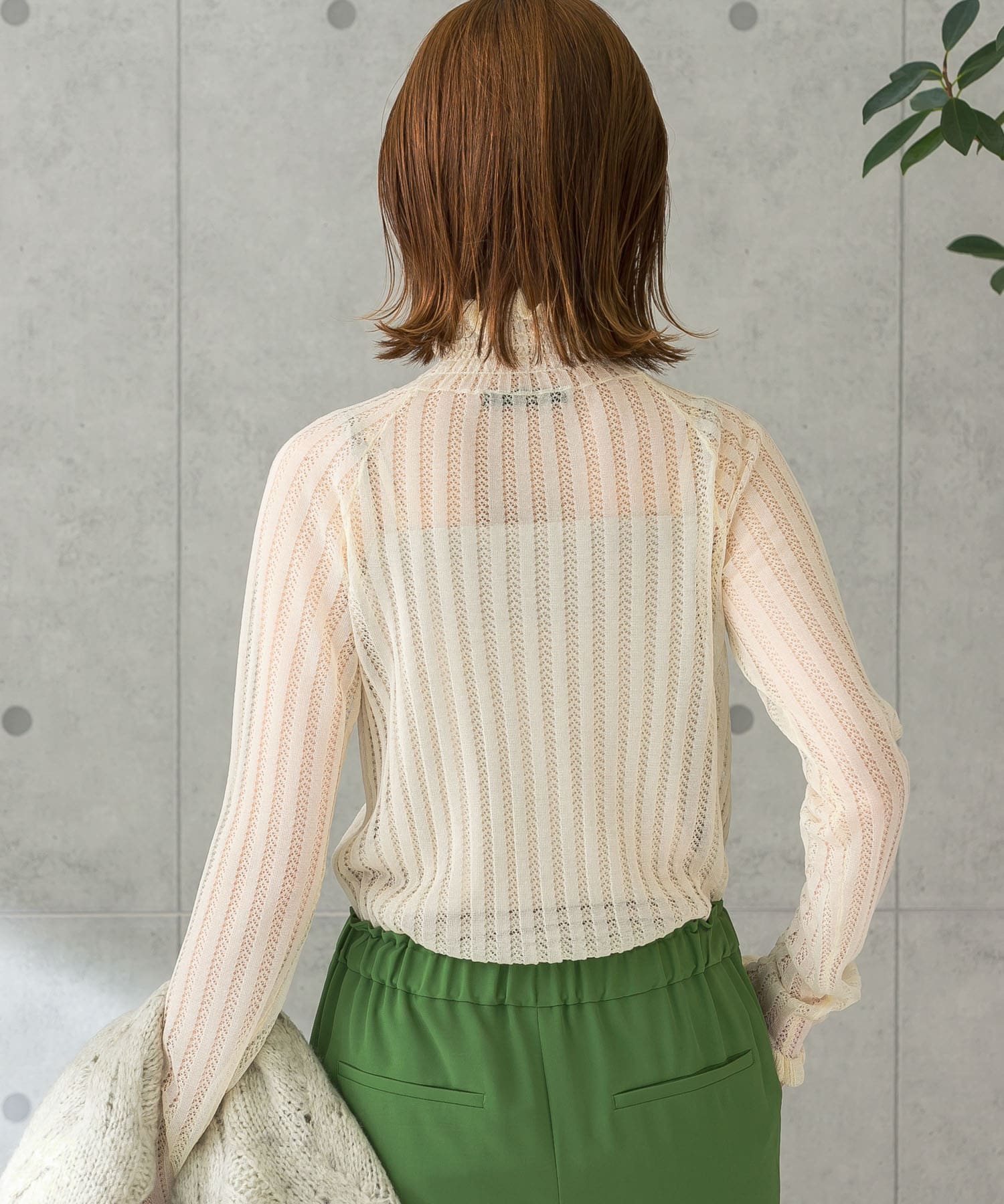 OFF WHITE