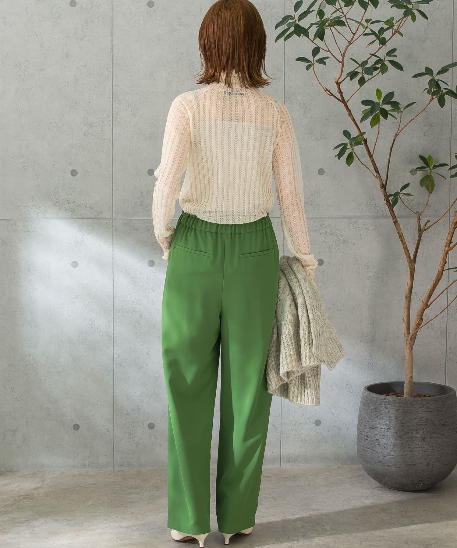 OFF WHITE
