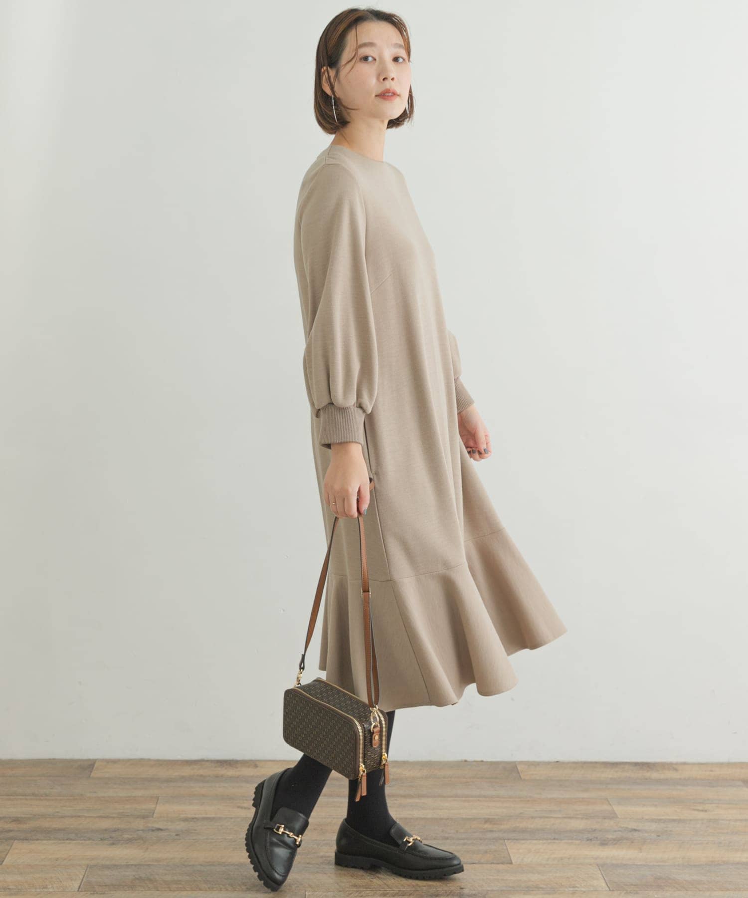 L/BEIGE