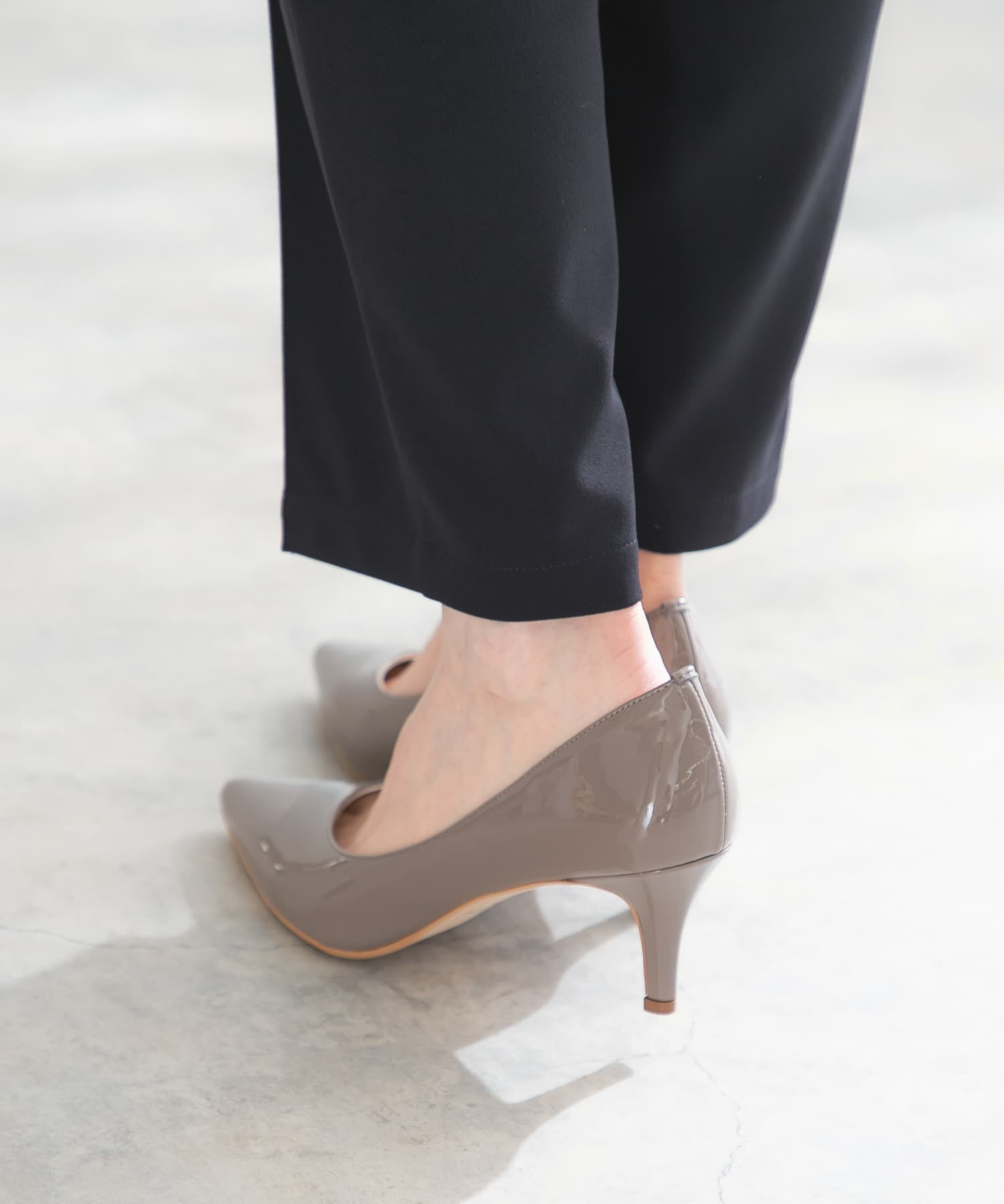 オリジナルエナメルパンプス GREIGE 22.5