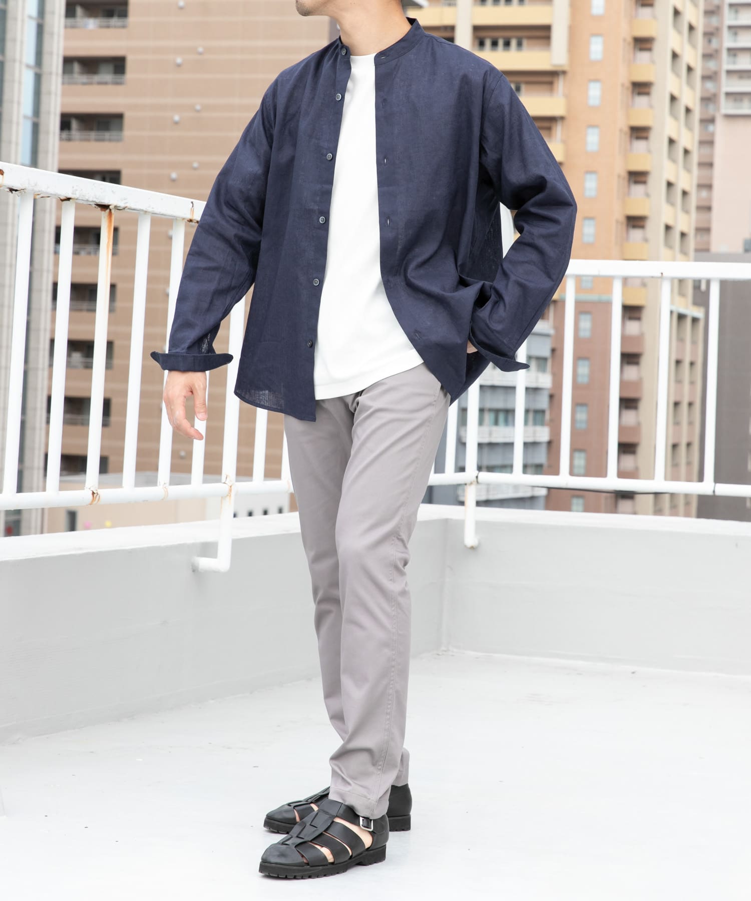 GRAY